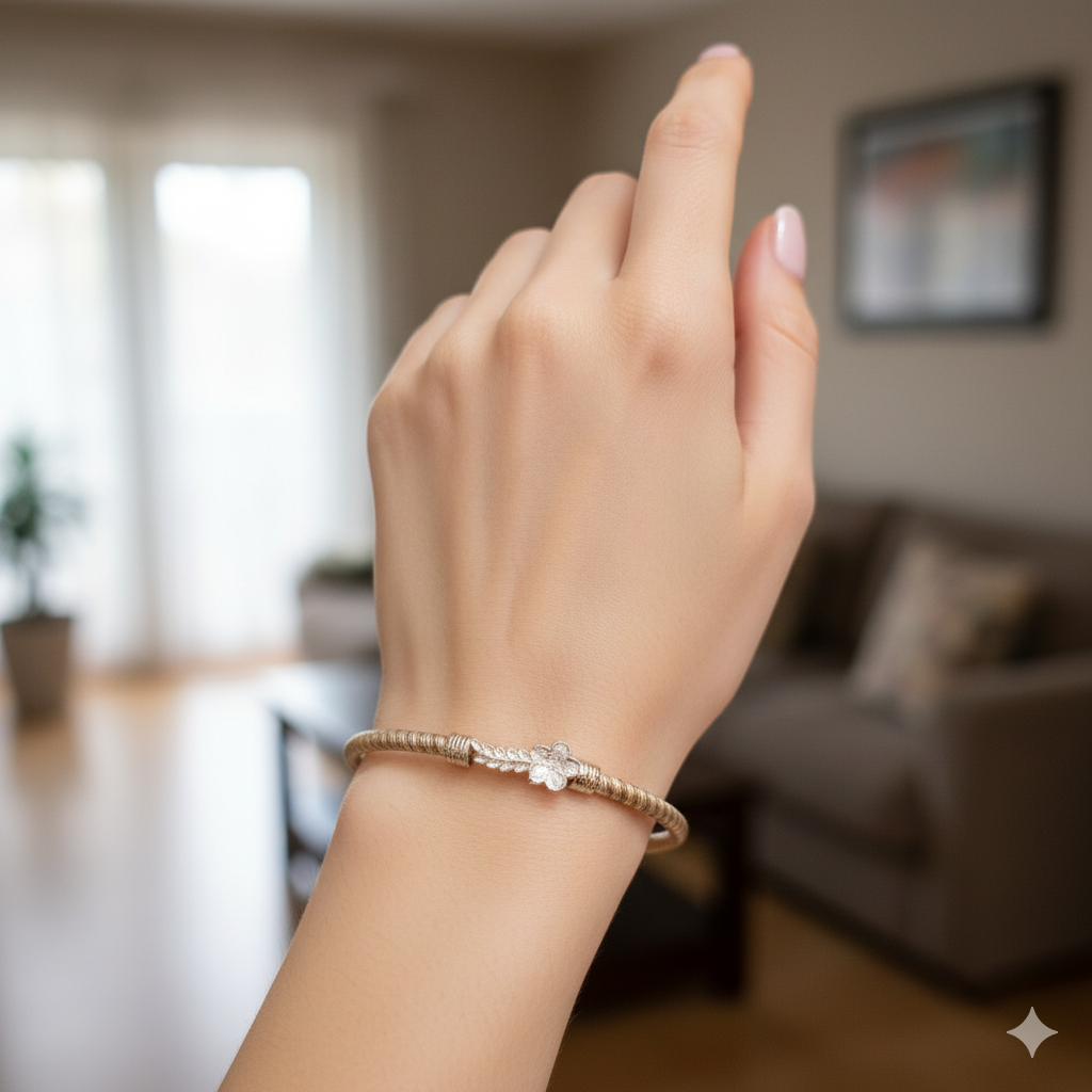 (SLNB) 625 SILVER NOA (3 DHATU PACH NOA) SILVER+COPPER+IRON WITH SILVER MUKH (1 PIECE) SOLD ON MRP FOR MARRIED WOMEN.