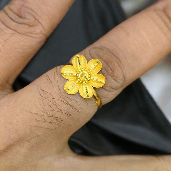FLOWER DESIGN HUID HALLMARK 22KT GOLD RING 1 PIECE FOR WOMEN (EFFORTLESS BEAUTY) BY THE RAJLAXMI JEWELLERS.