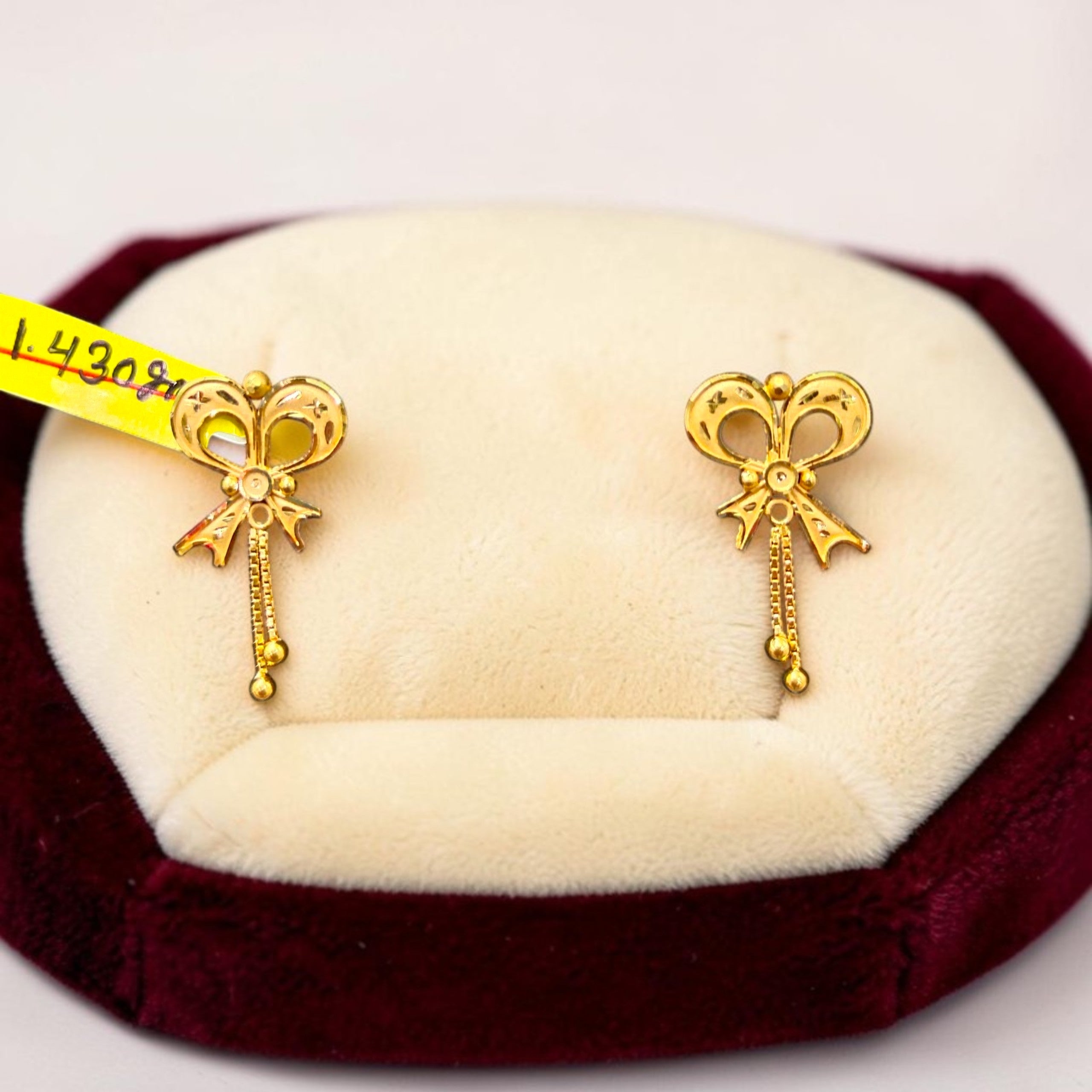 GOLD TOPS- BIS CERTIFIED WGT: 1.430 GM APPROX HUID HALLMARK 916 22KT GOLD TOPS 1 PAIR FOR WOMEN.