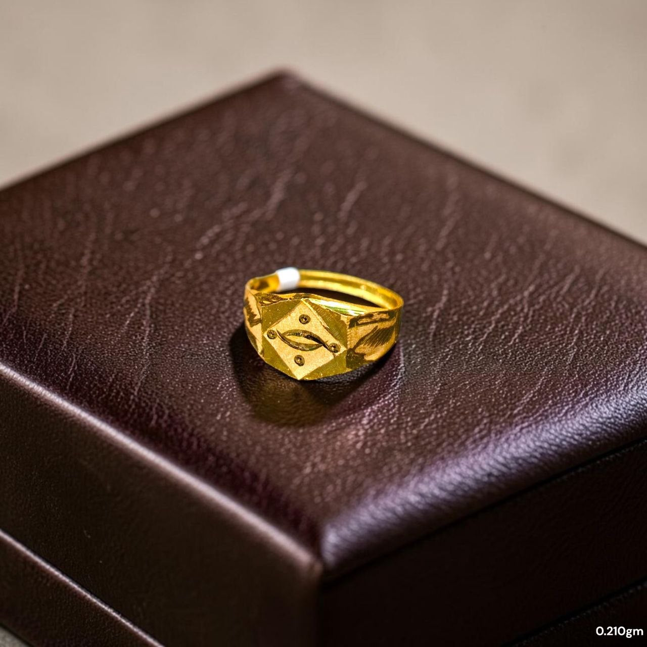 BABY JEWELLERY- TRJ WGT: 0.210 GM APPROX 375 9KT HUID HALLMARK GOLD BABY FINGER RING 1 PIECE FOR RICE CEREMONY & BIRTHDAY.(BKBP4N)