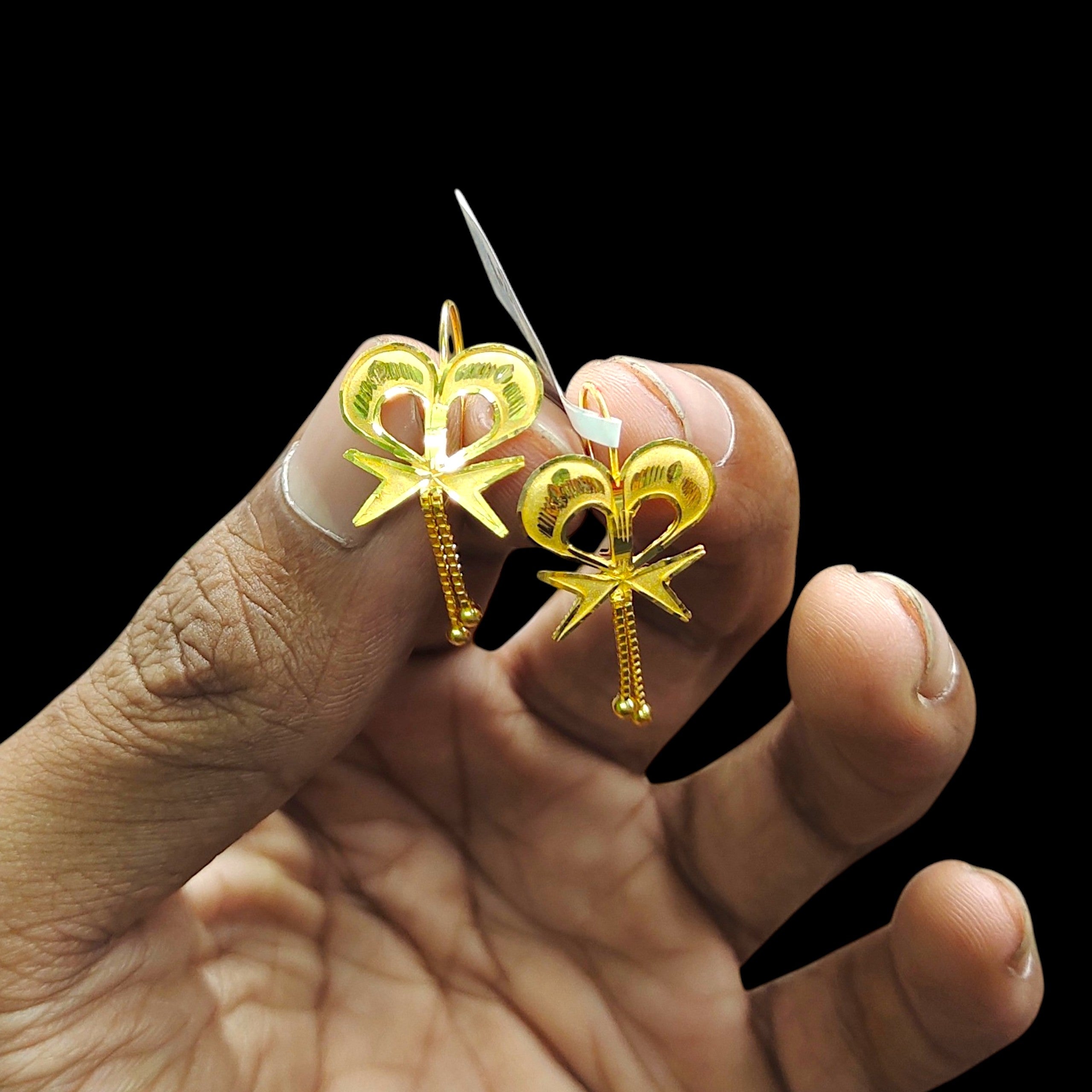 GOLD TOPS- BIS CERTIFIED WGT: 1.850 GM APPROX HUID HALLMARK 916 22KT GOLD SAFETIPIN EARRINGS 1 PAIR FOR WOMEN.