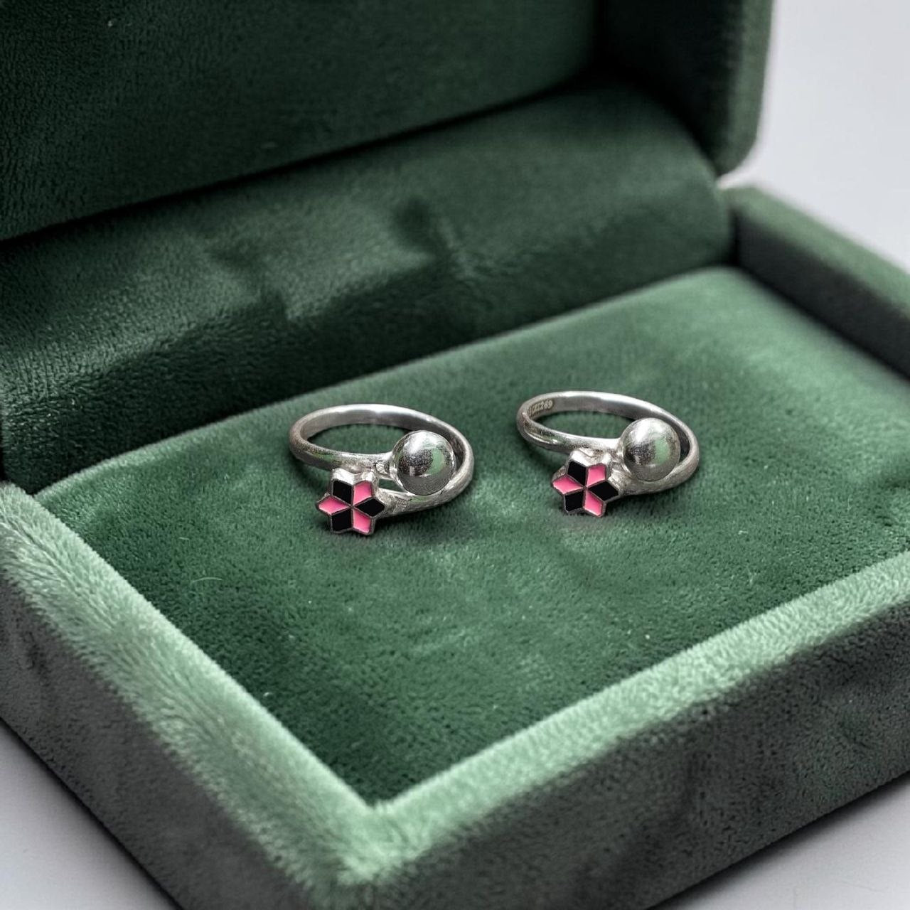 SILVER TOE RING- CERTIFIED BIS HUID HALLMARK 925 SILVER TOE RING (BICHIYA) 1 PAIR FOR REGULAR USE- (SOLD ON MRP).
