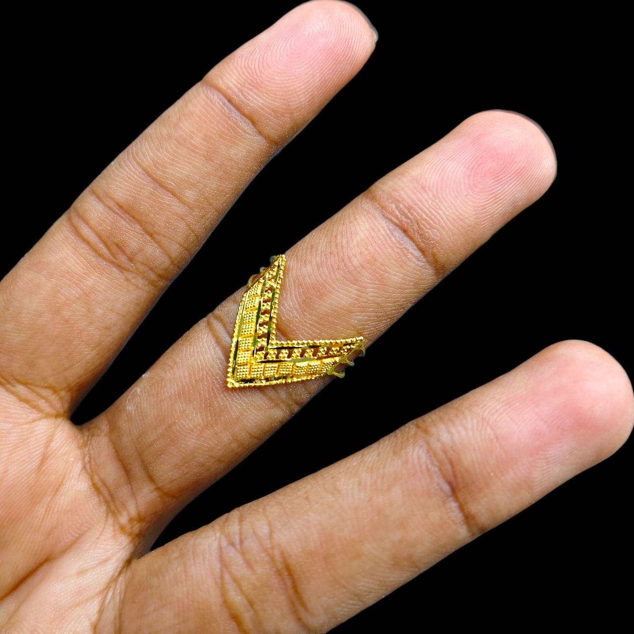 LADIES RING- (SIZE: 18) WGT: 2.120 GM APPROX BIS CERTIFIED HUID HALLMARK 916 22KT GOLD RING FOR WOMEN 1 PIECE.