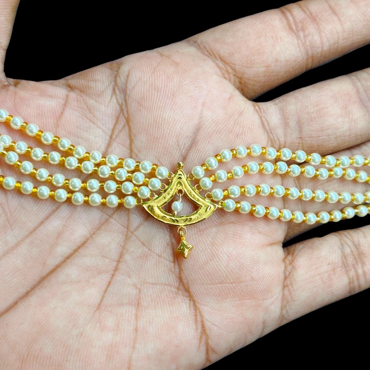 GMC9K- (WGT: 0.720 GM APPROX) BIS CERTIFIED HUID HALLMARK 375 9KT GOLD MOTI CHOKER 1 PIECE WITH ADJUSTABLE TASSEL FOR GIFT IN MARRIAGE.