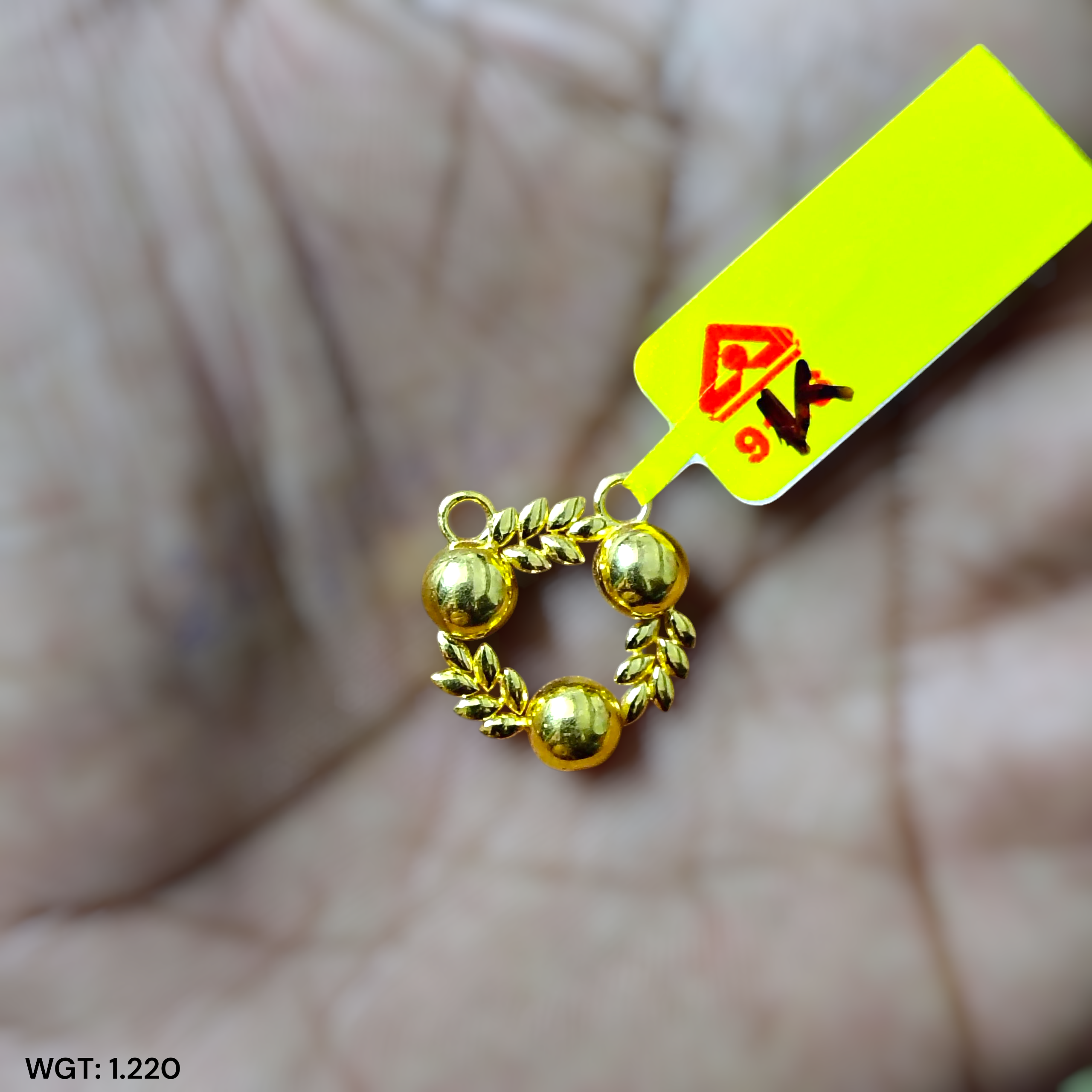 (GPM9) TRJ WGT: 1.220 GM APPROX BIS CERTIFIED HUID HALLMARK 9KT GOLD PENDANT FOR WOMEN 1 PIECE FOR REGULAR USE.