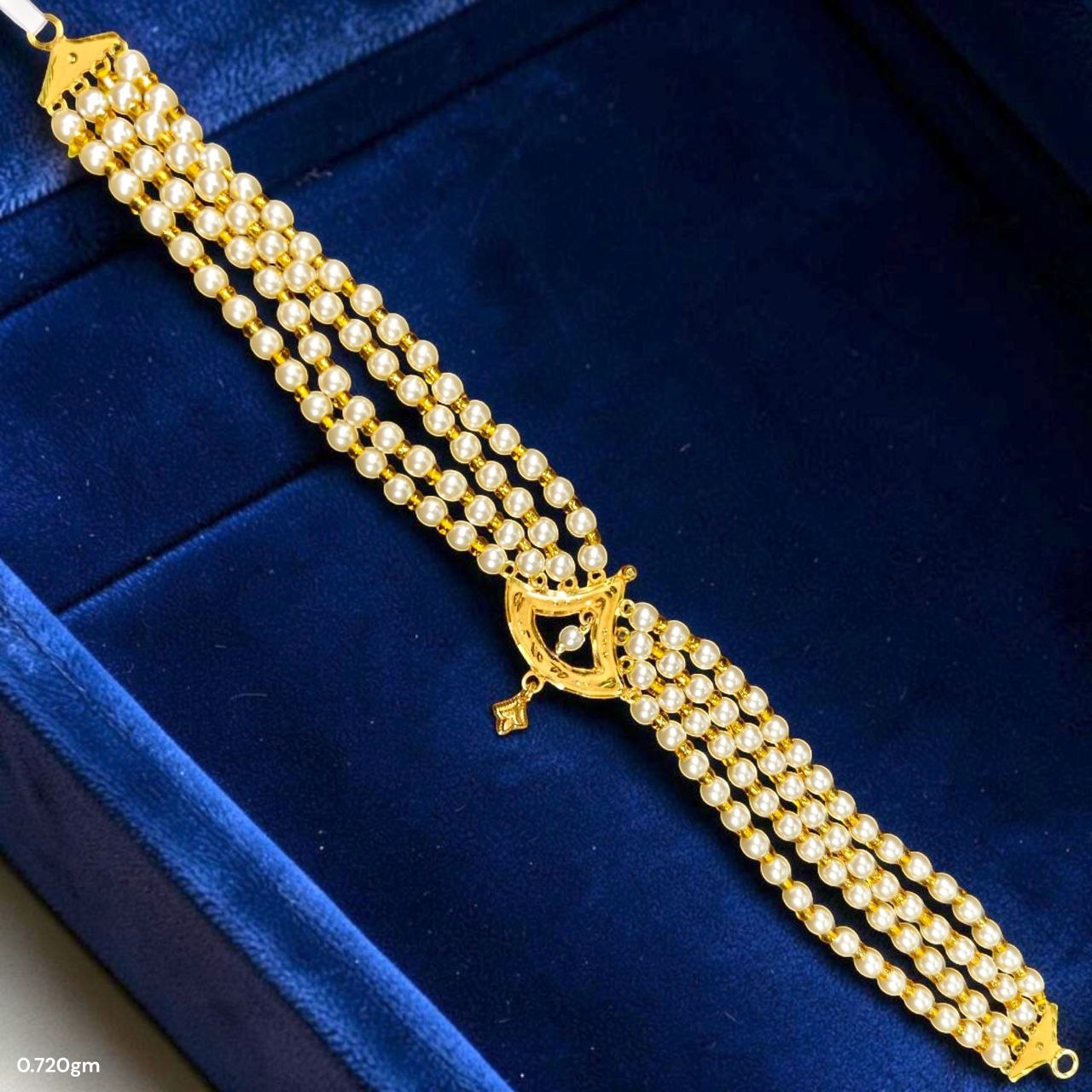GMC9K- (WGT: 0.720 GM APPROX) BIS CERTIFIED HUID HALLMARK 375 9KT GOLD MOTI CHOKER 1 PIECE WITH ADJUSTABLE TASSEL FOR GIFT IN MARRIAGE.