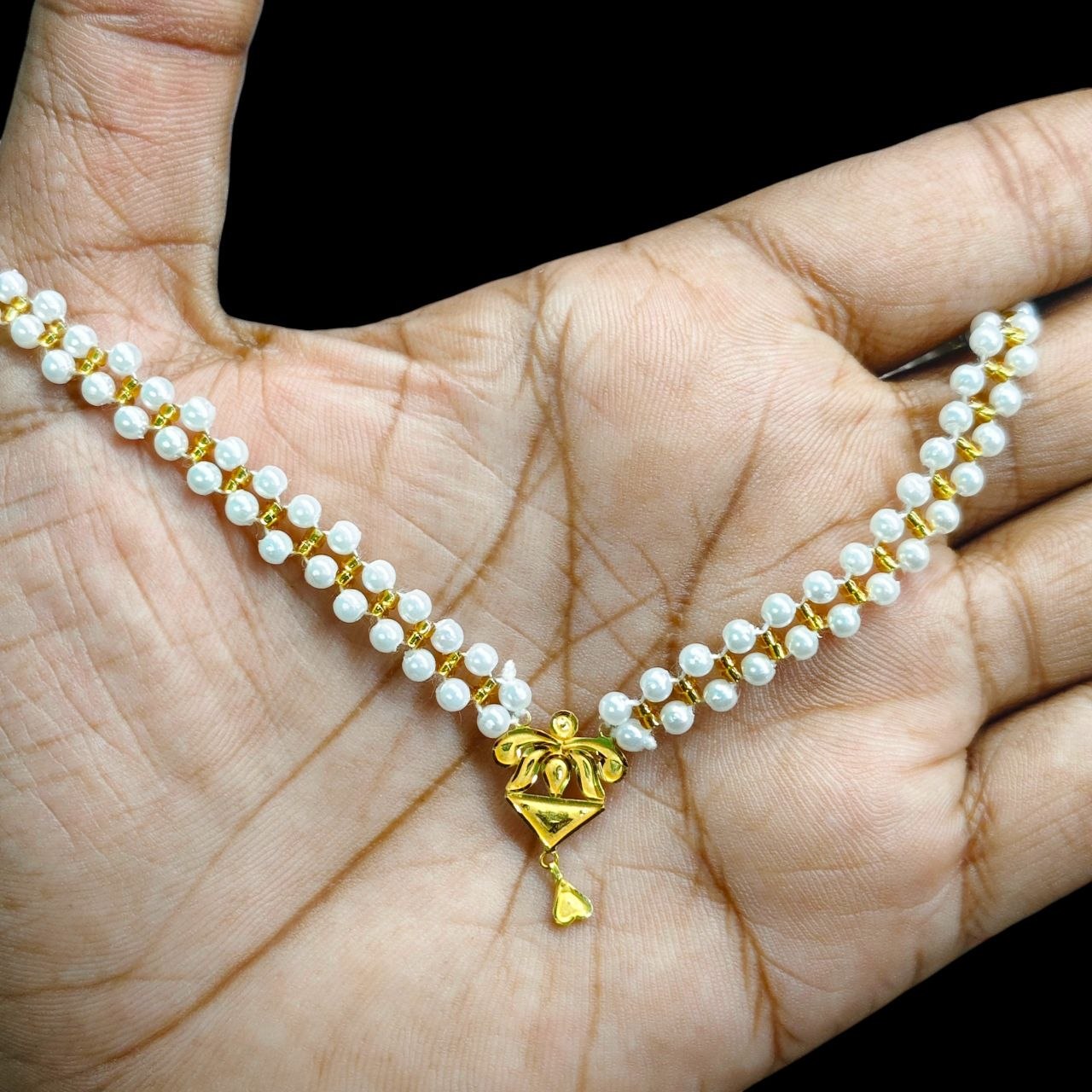 GMP22K- WGT: 0.450 GM APPROX CERTIFIED BIS HUID HALLMARK 916 22KT GOLD MOTI PENDANT 1 PIECE FOR WOMEN.