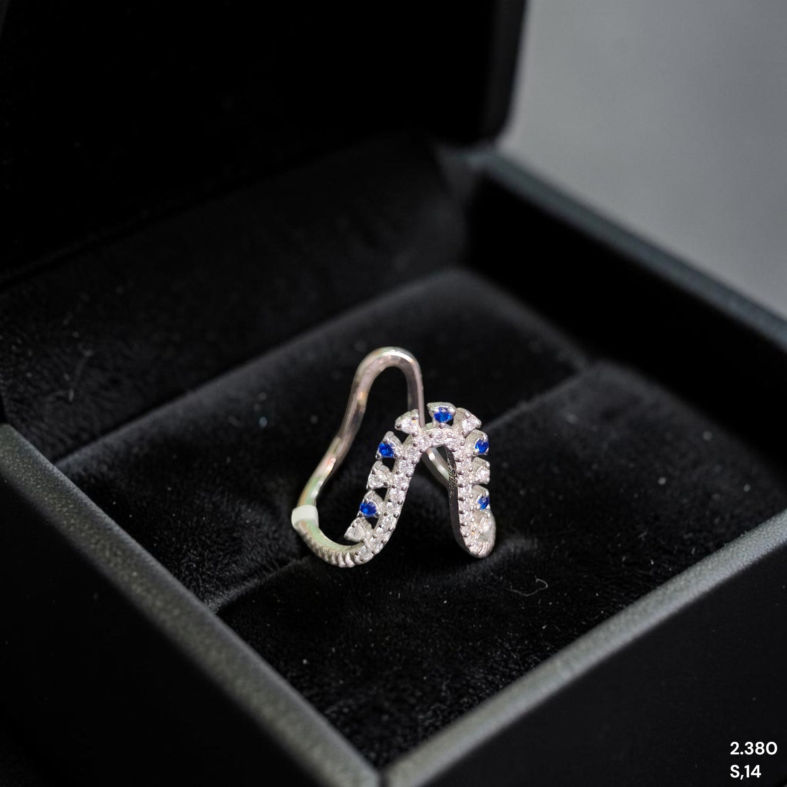 SILVER RING- SIZE:14 (WGT: 2.380 GM APPROX) HALLMARK 925 SILVER FINGER RING 1 PIECE FOR WOMEN (V RING BANKOK IMPORTED DESIGN)- NON EXCHANGEABLE -(SOLD ON MRP).