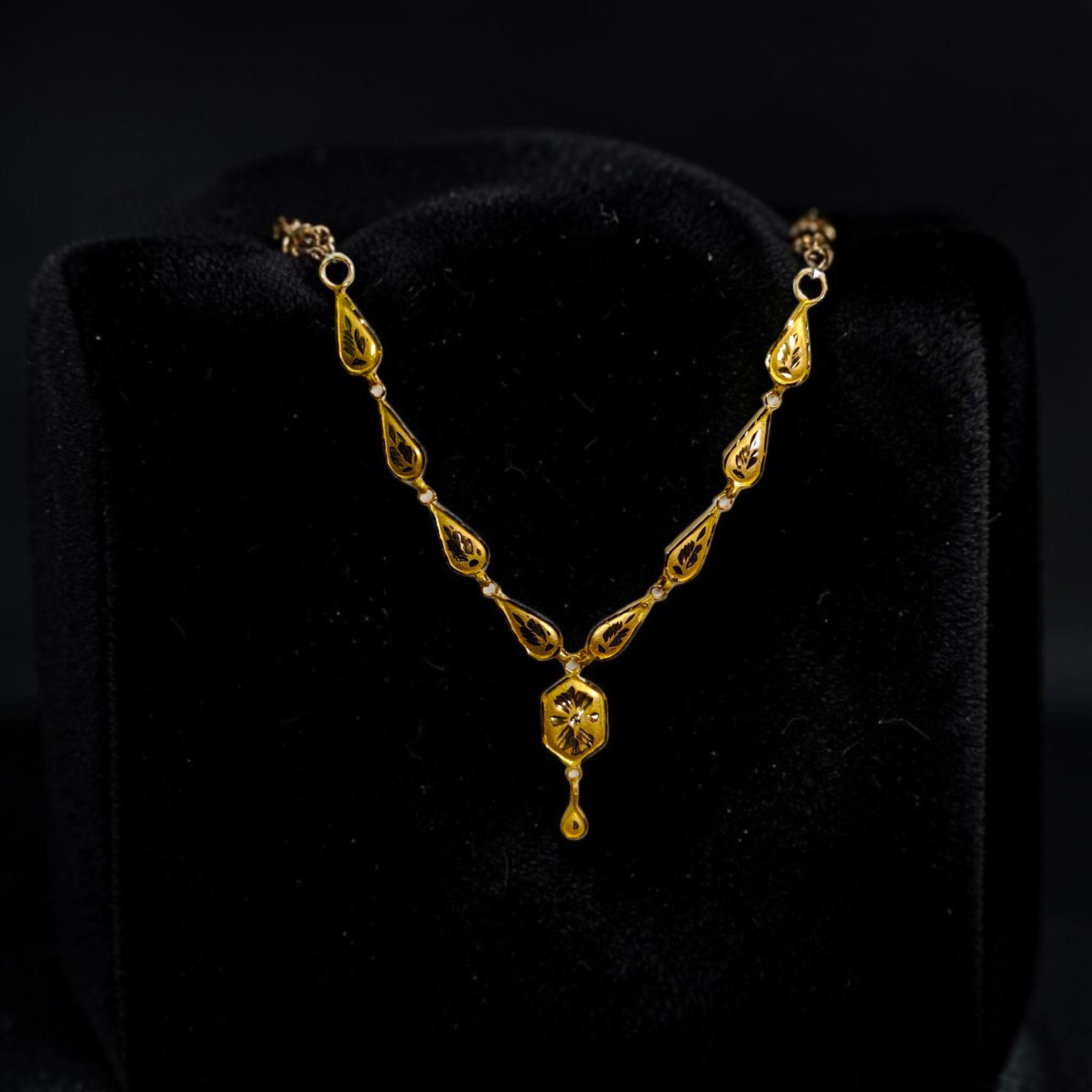 GOLD CHOKER NECKLACE-(WGT: 0.780 GM APPROX) BIS CERTIFIED HUID HALLMARK 9KT GOLD NECKLACE 1 PIECE FOR WOMEN.
