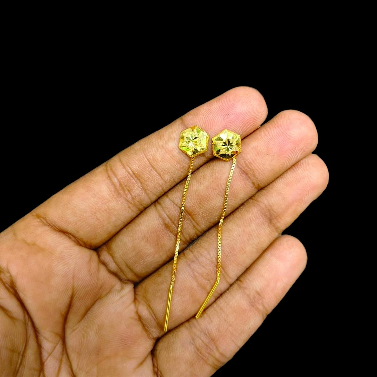 GOLD SUIDHAGA- (WGT: 1.100 GM APPROX) BIS CERTIFIED HUID HALLMARK 9KT GOLD SUIDHAGA EARRINGS (1 PAIR) FOR WOMEN.