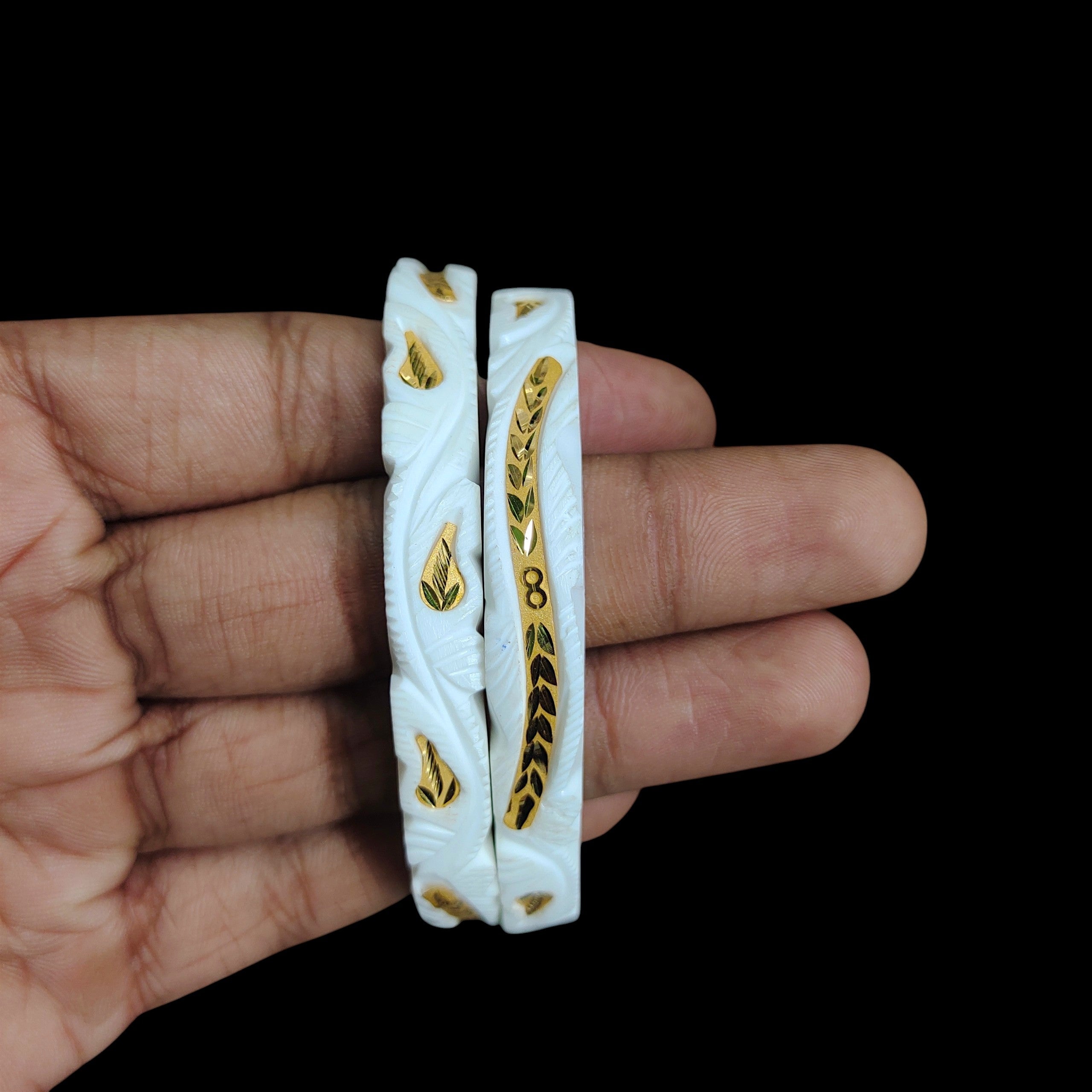 SAKHA BADHANO- (SIZE:28) WGT: 3.470 GM APPROX HUID HALLMARK 22KT GOLD SAKHA BADHANO BANGLES 1 PAIR DESIGN FOR REGULAR USE.
