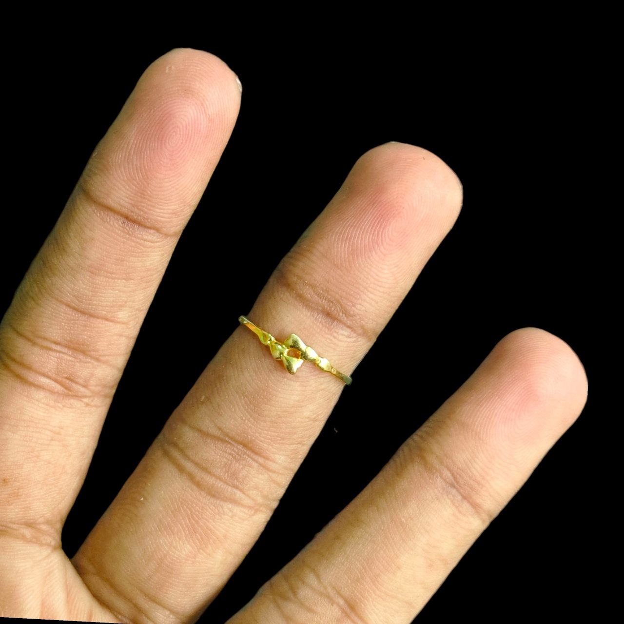 LADIES RING- (SIZE: 12) WGT: 0.710 GM APPROX 14KT HALLMARK GOLD RING FOR WOMEN 1 PIECE.