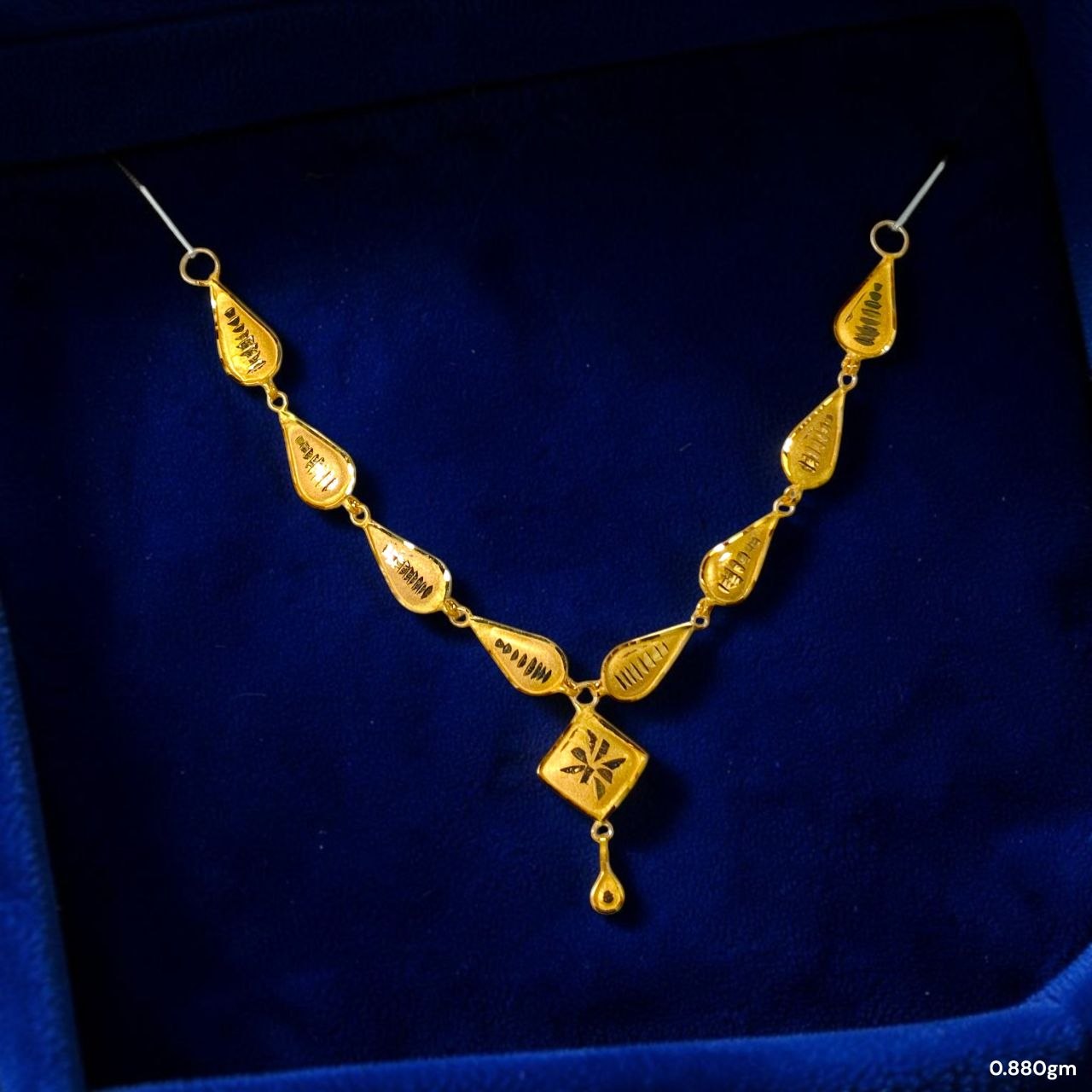 GOLD CHOKER NECKLACE-(WGT: 0.880 GM APPROX) BIS CERTIFIED HUID HALLMARK 9KT GOLD NECKLACE 1 PIECE FOR WOMEN.
