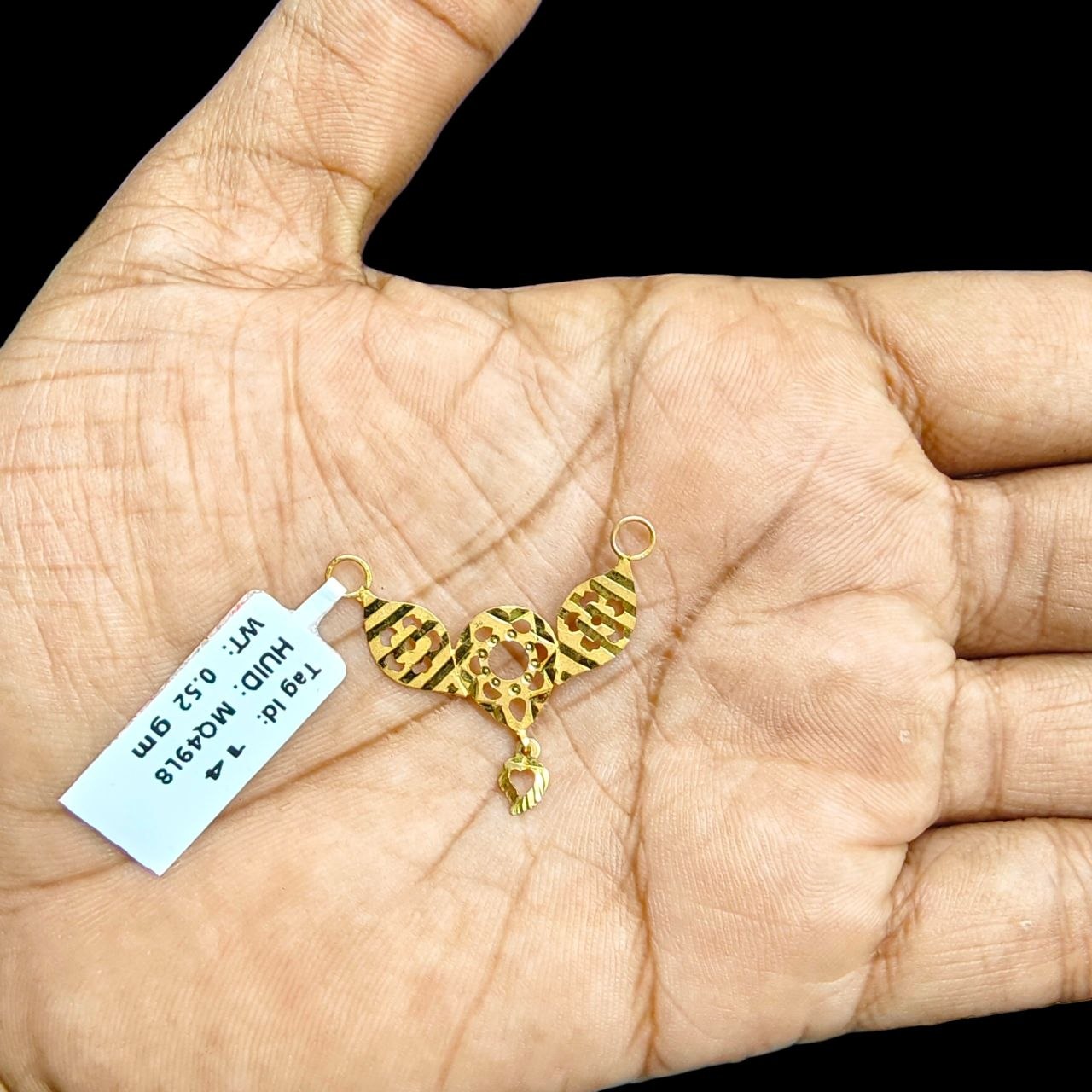 GOLD PENDANT- (WGT: 0.520 GM APPROX) BIS CERTIFIED HUID HALLMARK 375 9KT GOLD PENDANT FOR WOMEN 1 PIECE WITH FREE MANGALSUTRA & TASSEL.