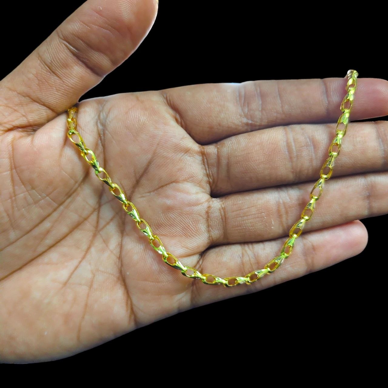 GOLD CHAIN- (WGT: 4.300 GM APPROX) BIS CERTIFIED HUID HALLMARK 9KT GOLD CHAIN (18 INCH) 1 PIECE FOR UNISEX.