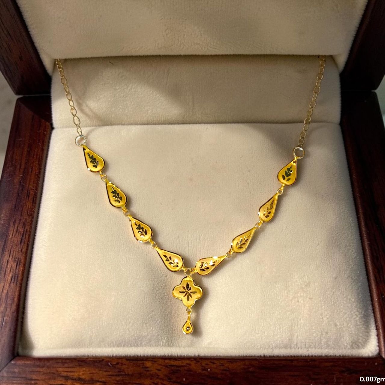 GOLD CHOKER NECKLACE-(WGT: 0.887 GM APPROX) BIS CERTIFIED HUID HALLMARK 9KT GOLD NECKLACE 1 PIECE FOR WOMEN.