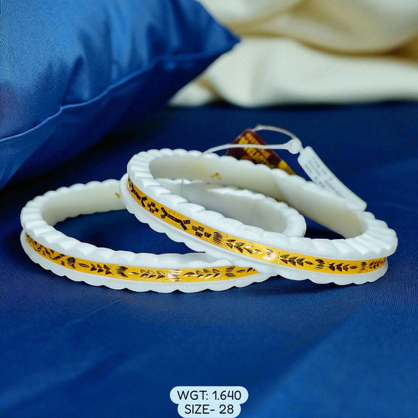 TRJ (SIZE: 28) WGT: 1.640 GM APPROX HUID HALLMARK 22KT GOLD SAKHA BANGLES 1 PAIR DESIGN FOR REGULAR USE.