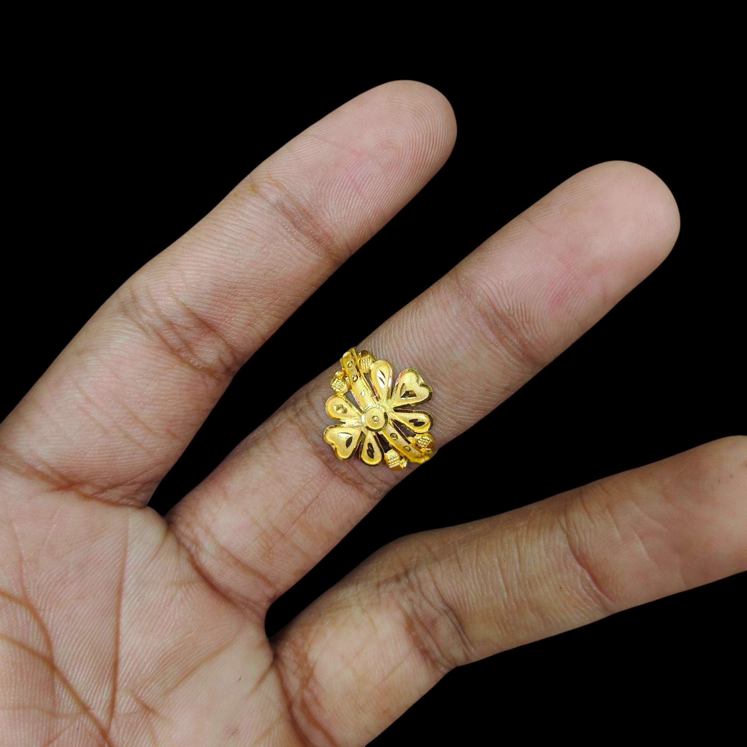 LADIES RING- (SIZE: 14) WGT: 1.210 GM APPROX BIS CERTIFIED HUID HALLMARK 916 22KT GOLD RING FOR WOMEN 1 PIECE.
