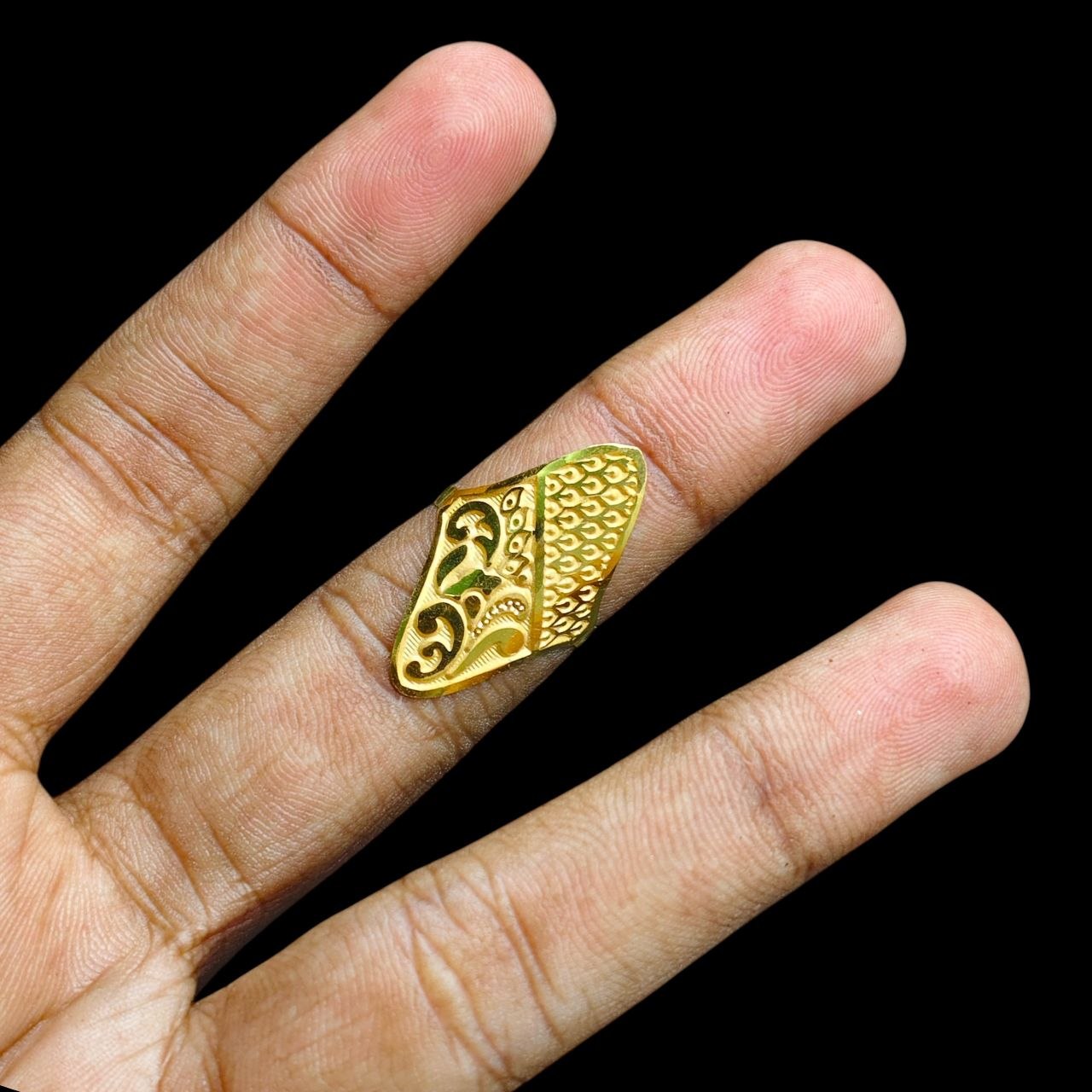 LADIES RING- (SIZE: 15) WGT: 0.830 GM APPROX BIS CERTIFIED HUID HALLMARK 9KT GOLD FINGER RING FOR WOMEN 1 PIECE