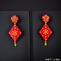 TRJ WGT: 0.900 GM APPROX HUID HALLMARK 22KT GOLD POLA EARRINGS 1 PAIR FOR WOMEN.