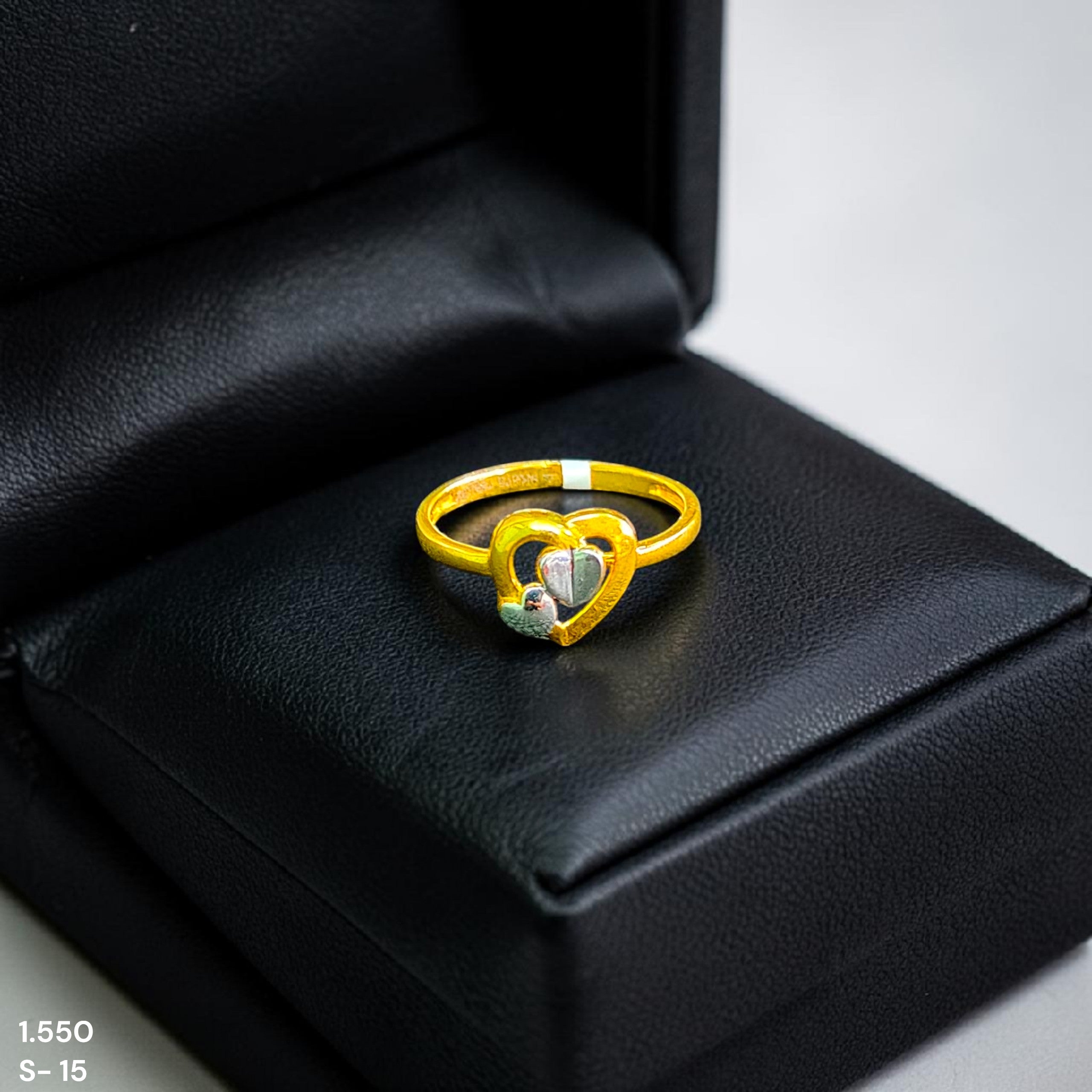 LADIES RING- (SIZE: 15) WGT: 1.550 GM APPROX BIS CERTIFIED HUID HALLMARK 9KT GOLD FINGER RING FOR WOMEN 1 PIECE FOR REGULAR USE.
