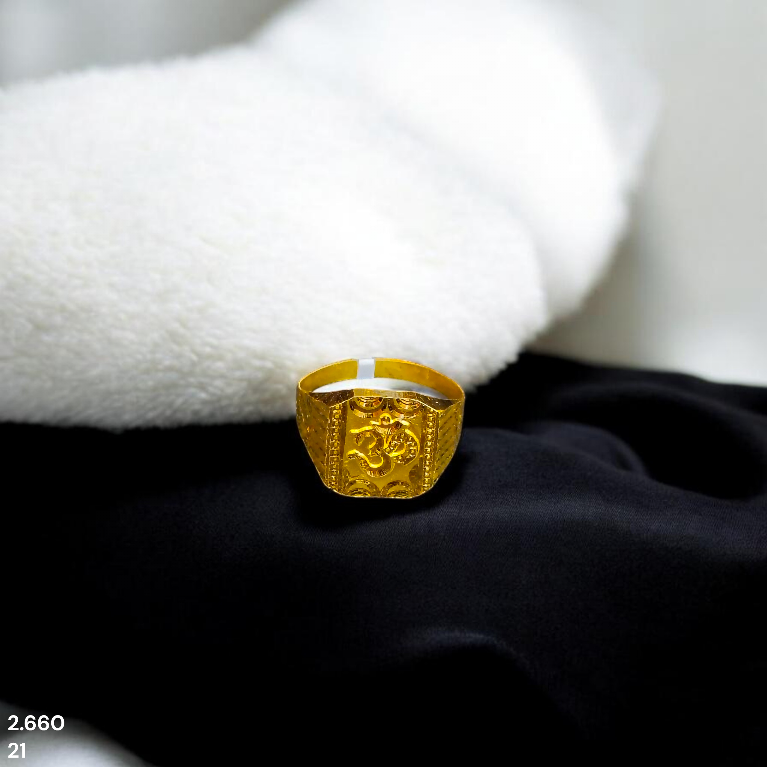 GENTS RING- SIZE:21 (WGT: 2.660 GRAM APPROX) BIS CERTIFIED HUID HALLMARK 916 22KT GOLD GENTS FINGER RING FOR MENS 1 PIECE (REGULAR USE).