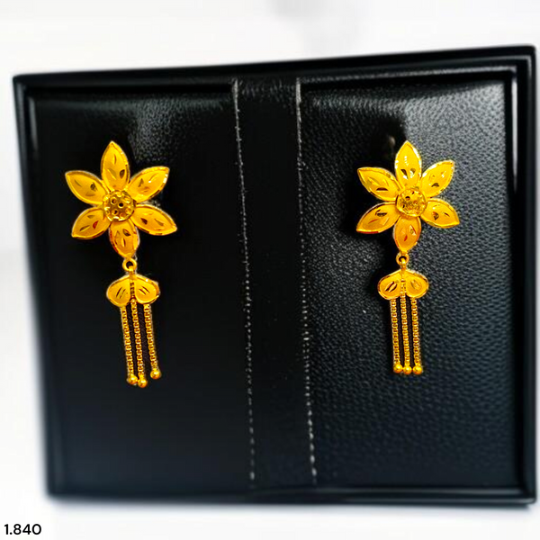 (GER22) BIS CERTIFIED WGT: 1.840 GM APPROX HUID HALLMARK 916 22KT GOLD EARRINGS KANBALA 1 PAIR FOR WOMEN.
