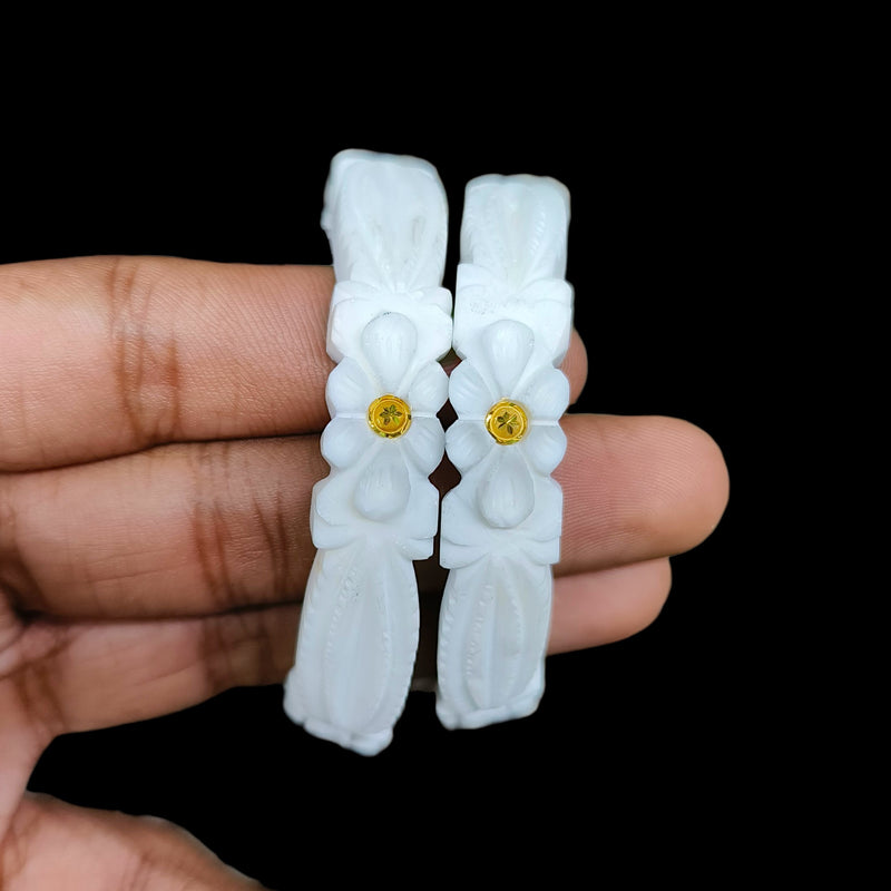 GSB9K- (9R9QIG)-(G1PJTJ) (SIZE:23) (WGT: 0.340 GM APPROX) BIS CERTIFIED HUID HALLMARK 375 9KT GOLD SAKHA BADHANO 1 PAIR FOR WOMEN NOT FOR REGULAR USE.
