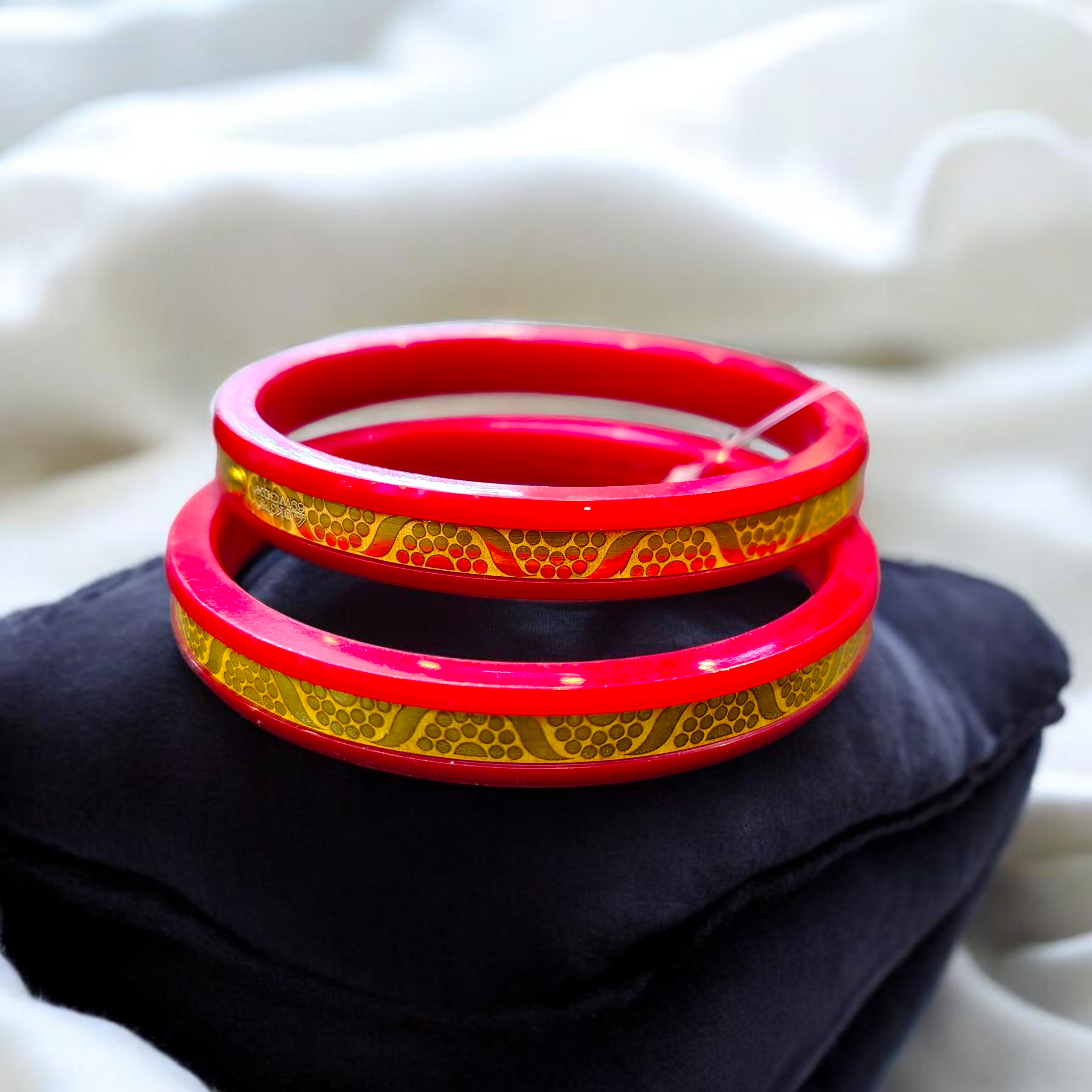 GOLD POLA- BIS CERTIFIED WGT: 750-900 GM APPROX 9KT HUID HALLMARK GOLD LAZER CHILA POLA BADHANO BANGLES 1 PAIR. (GET ANY DESIGN AS PER STOCK.