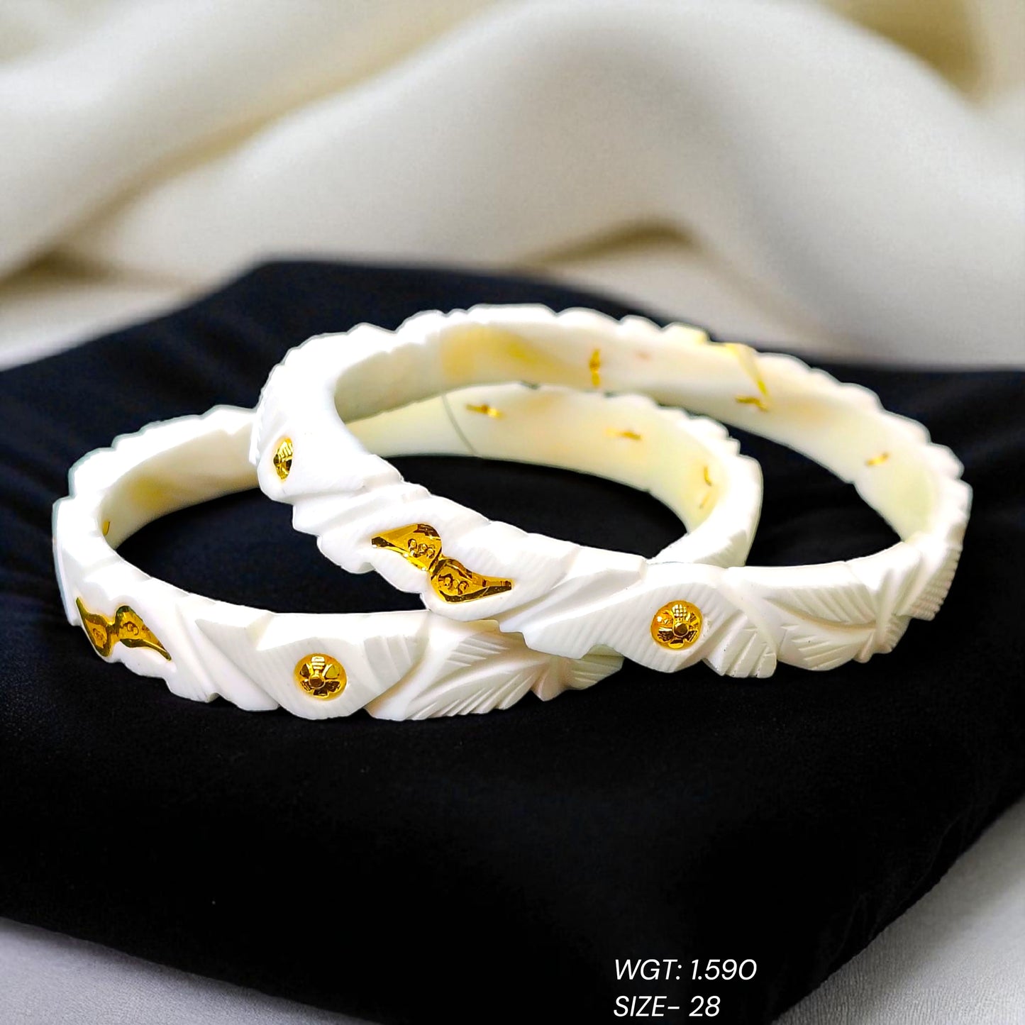 TRJ (SIZE: 28) WGT: 1.590 GM APPROX HUID HALLMARK 22KT GOLD SAKHA BANGLES 1 PAIR DESIGN FOR REGULAR USE.