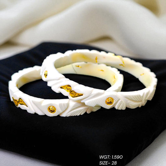 TRJ (SIZE: 28) WGT: 1.590 GM APPROX HUID HALLMARK 22KT GOLD SAKHA BANGLES 1 PAIR DESIGN FOR REGULAR USE.