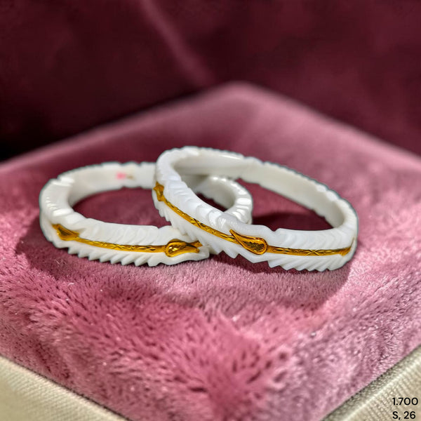 GSB9K- (DC82MT)-(9XEZS5) (SIZE:26) (WGT: 1.700 GM APPROX) BIS CERTIFIED HUID HALLMARK 375 9KT GOLD SAKHA BADHANO 1 PAIR FOR WOMEN (CHILA PATH DESIGN) NOT FOR REGULAR USE.