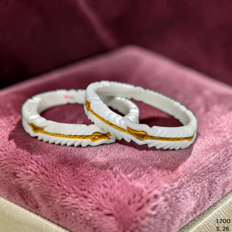 GSB9K- (DC82MT)-(9XEZS5) (SIZE:26) (WGT: 1.700 GM APPROX) BIS CERTIFIED HUID HALLMARK 375 9KT GOLD SAKHA BADHANO 1 PAIR FOR WOMEN (CHILA PATH DESIGN) NOT FOR REGULAR USE.