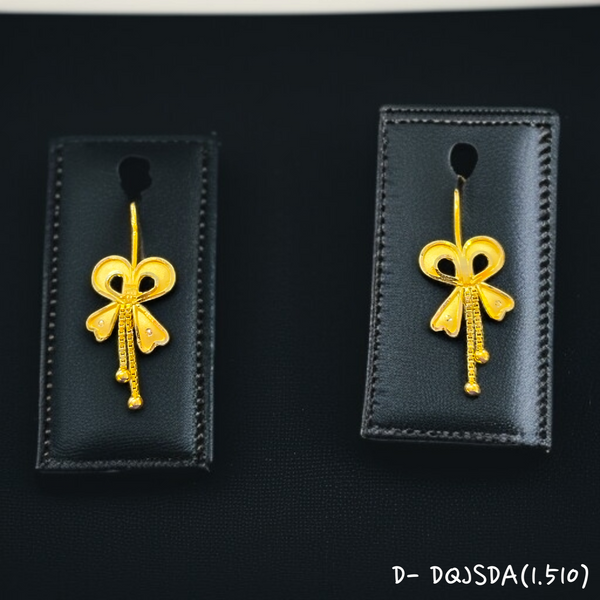 RAJLAXMI D- DQJSDA WGT: 1.510 GM APPROX HUID HALLMARK 916 22KT GOLD BOW EAR TOPS STUD 1 PAIR FOR REGULAR USE.