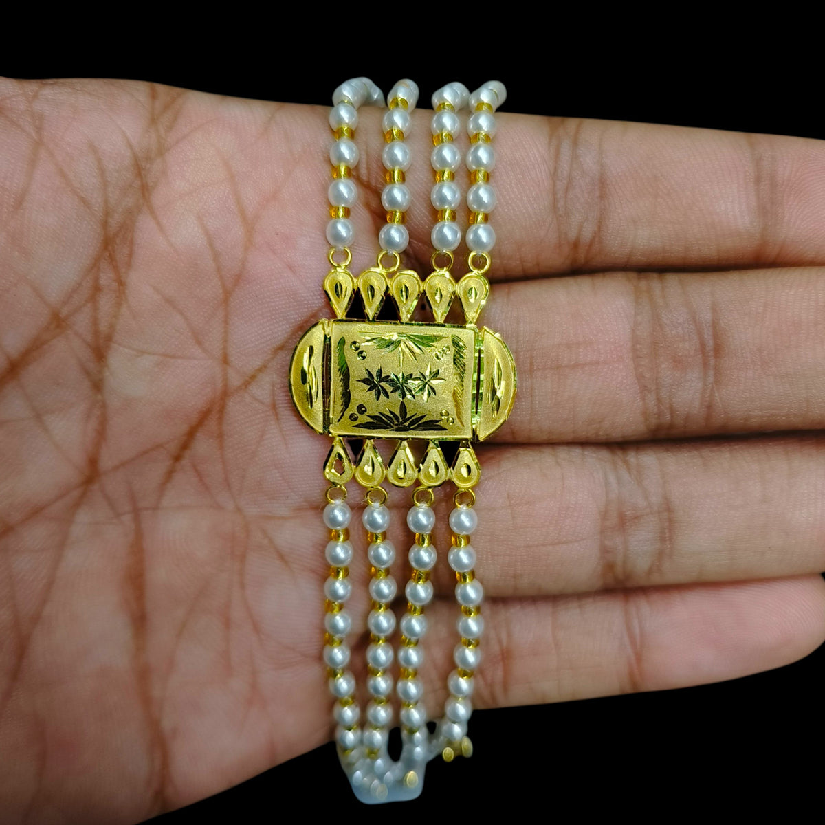 GOLD MANTASHA- (MQ2IPK)-(WGT: 0.860 GM APPROX) BIS CERTIFIED HUID HALLMARK 375 9KT GOLD MOTI MANTASHA WITH PEARL CHAIN FOR WOMEN.