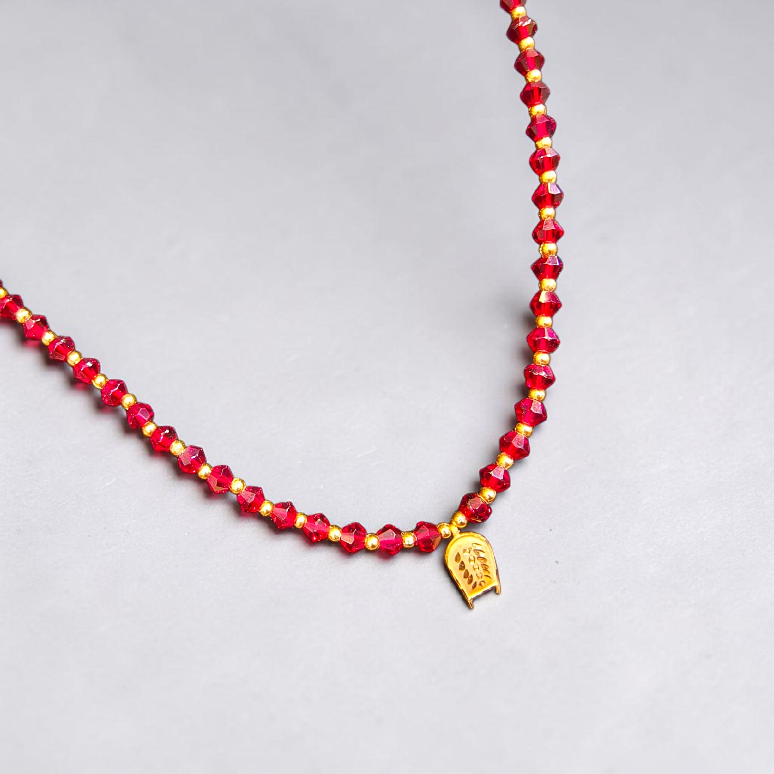 LOOT OFFER- BIS CERTIFIED HUID HALLMARK 375 9KT GOLD MINI LOCKET 1 PIECE (WGT: 0.100 GM APPROX) FOR WOMEN WITH ADJUSTABLE CRYSTAL TASSEL (FREE VIRAL POLA).
