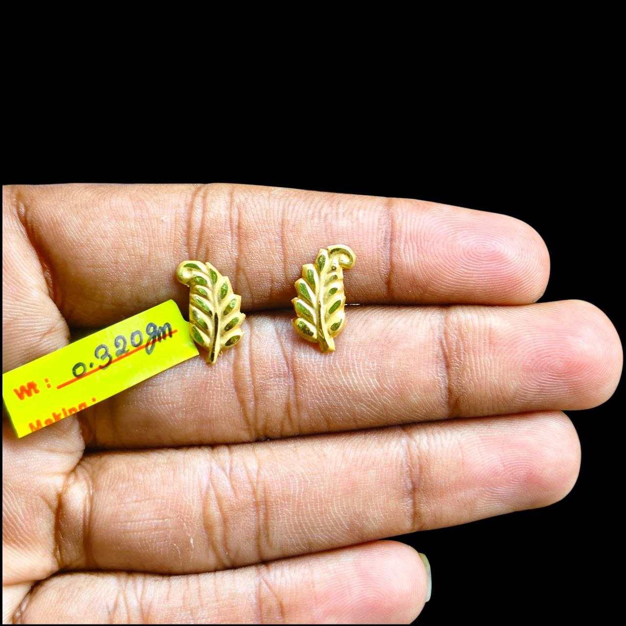 GOLD TOPS- BIS CERTIFIED (WGT: 0.320 GM APPROX) HUID HALLMARK 375 9KT GOLD TOPS 1 PAIR BEST FOR MARRIAGE GIFT.