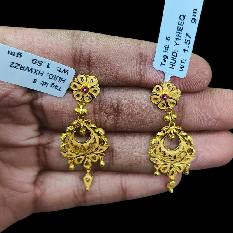 GOLD EARRINGS- (Y1HEEQ)-(HXWRZ2) (WGT: 3.160 GM APPROX) BIS CERTIFIED HUID HALLMARK 916 22KT GOLD EARRINGS 1 PAIR FOR WOMEN.