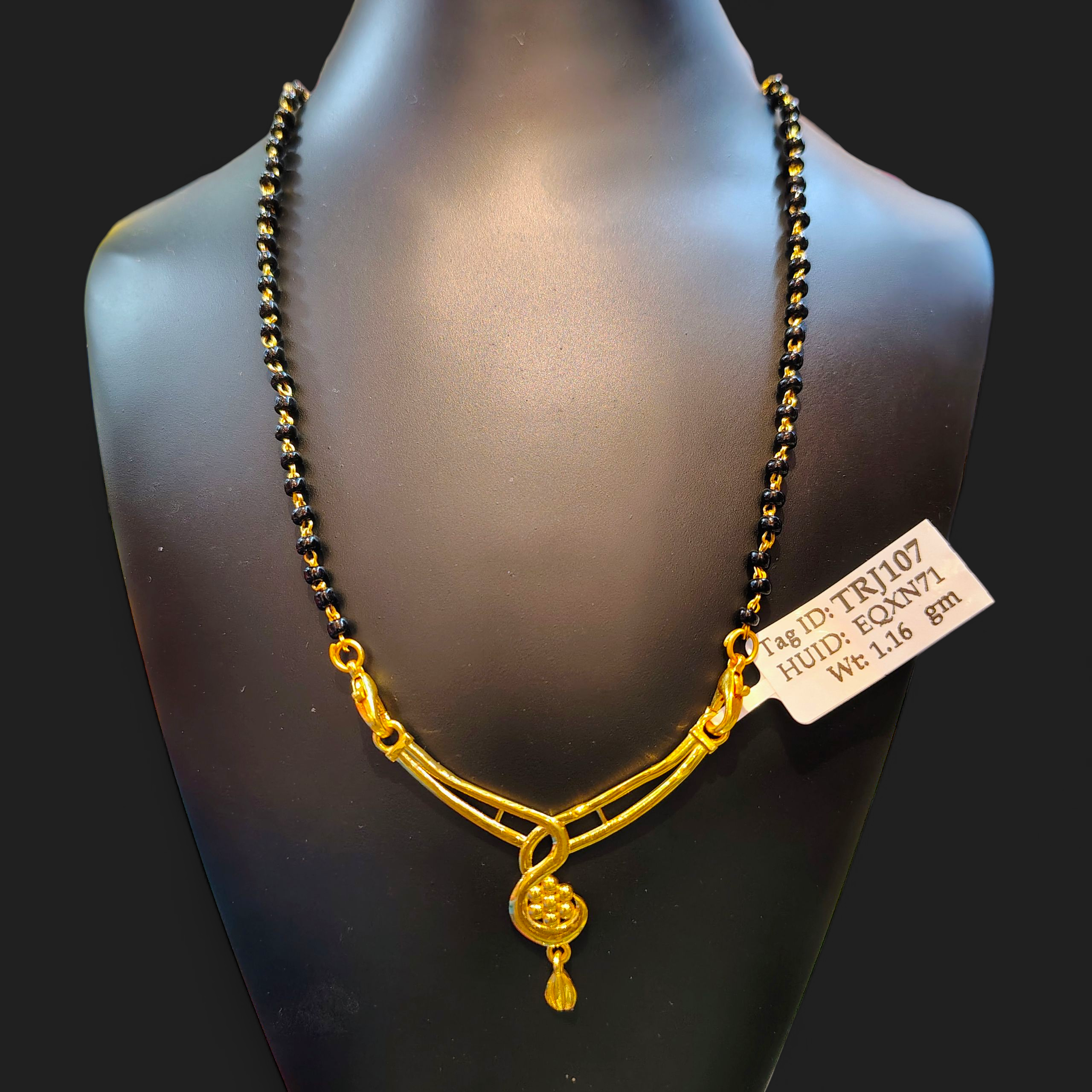 (GPM9) TRJ WGT: 1.160 GM APPROX BIS CERTIFIED HUID HALLMARK 9KT GOLD PENDANT FOR WOMEN 1 PIECE FOR REGULAR USE.