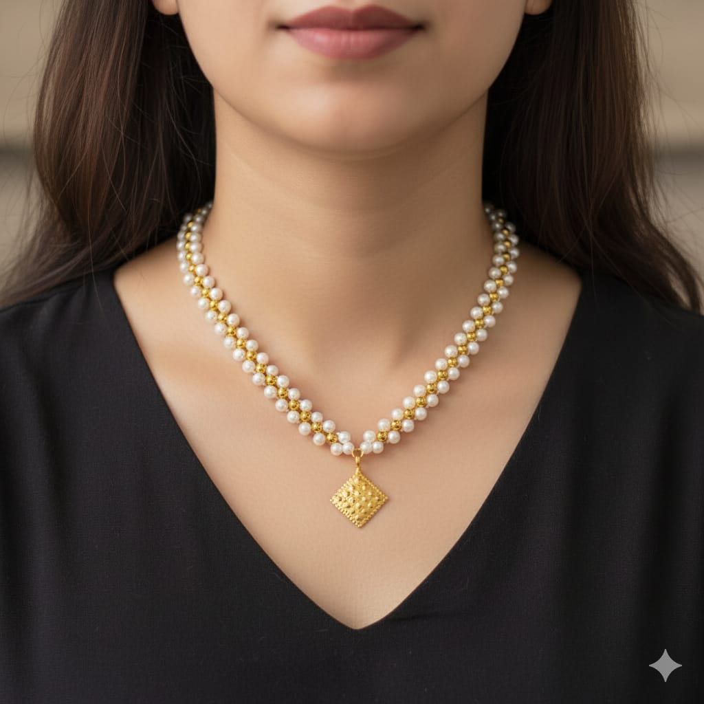 (GML) BARFI LOCKET WGT: 0.200 GM APPROX BIS CERTIFIED HUID HALLMARK 9KT GOLD MINI LOCKET 1 PIECE FOR WOMEN (WITH ADJUSTABLE TASSEL).