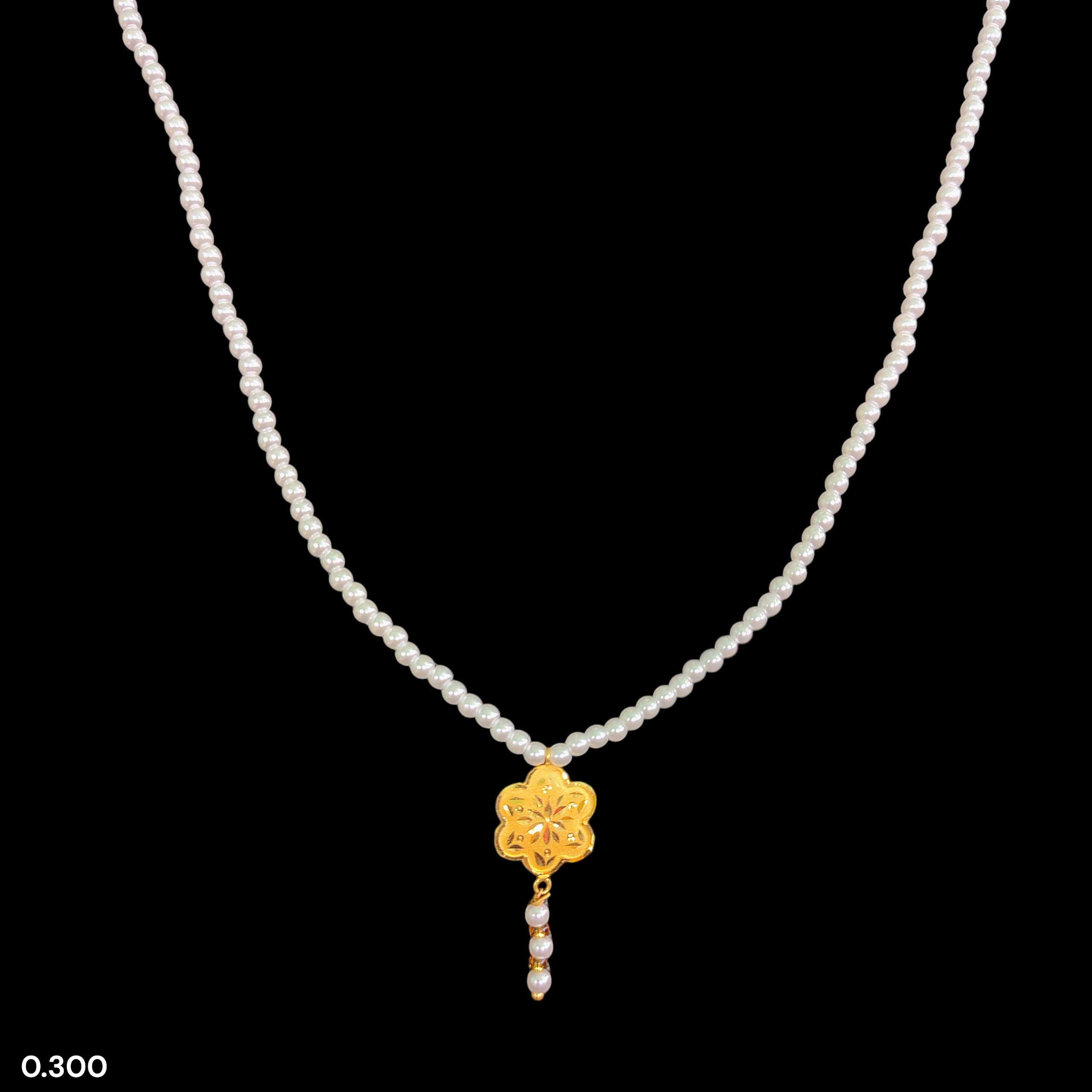 GOLD LOCKET- WGT: 0.300 GM APPROX BIS CERTIFIED HUID HALLMARK 22KT GOLD MOTI LOCKET 1 PIECE FOR WOMEN (WITH PUTI CHAIN).