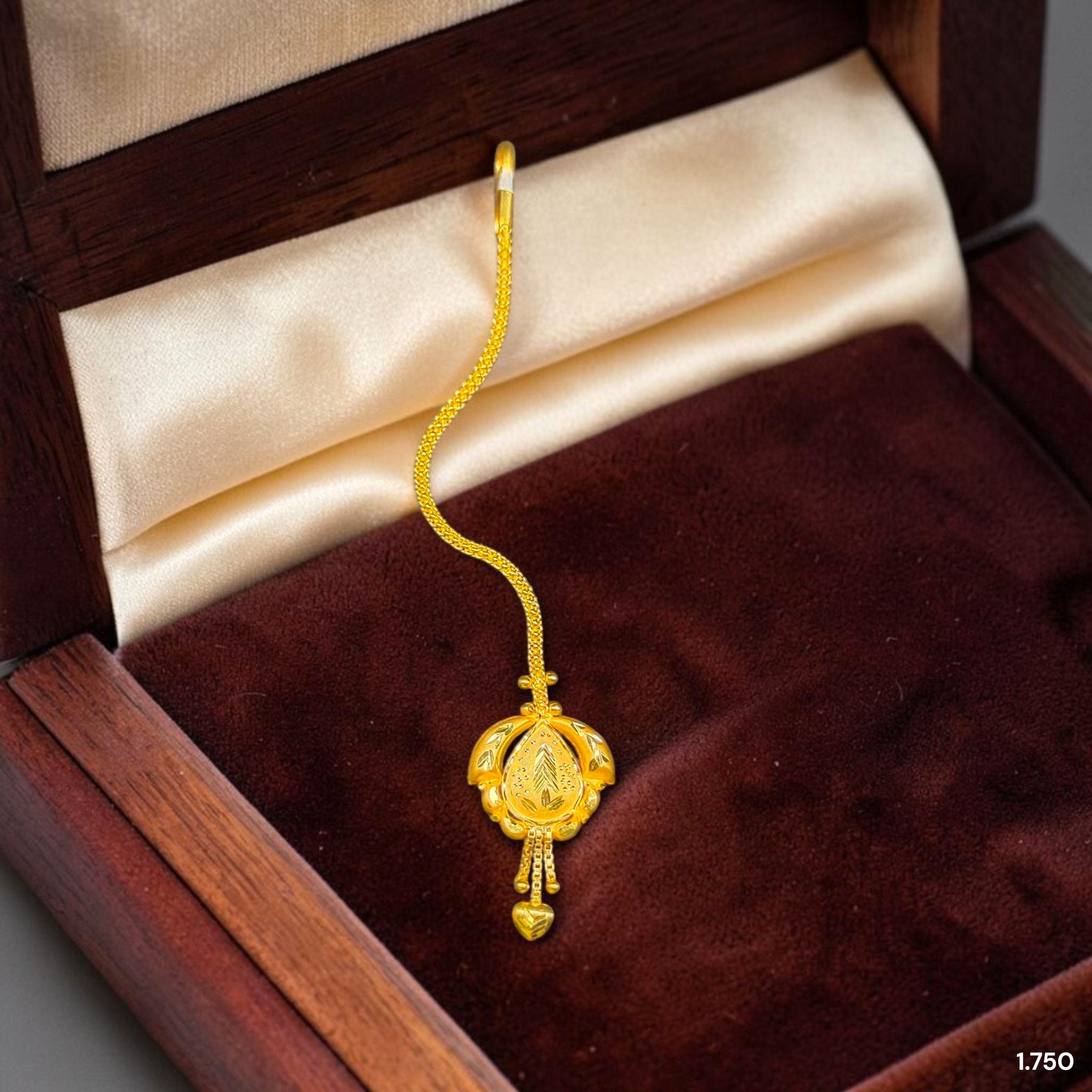 GOLD TICKLY- (WGT: 1.750 GM APPROX) CERTIFIED BIS HUID HALLMARK 375 9KT GOLD TICKLY (MANGTIKA) 1 PIECE FOR MARRIAGE.