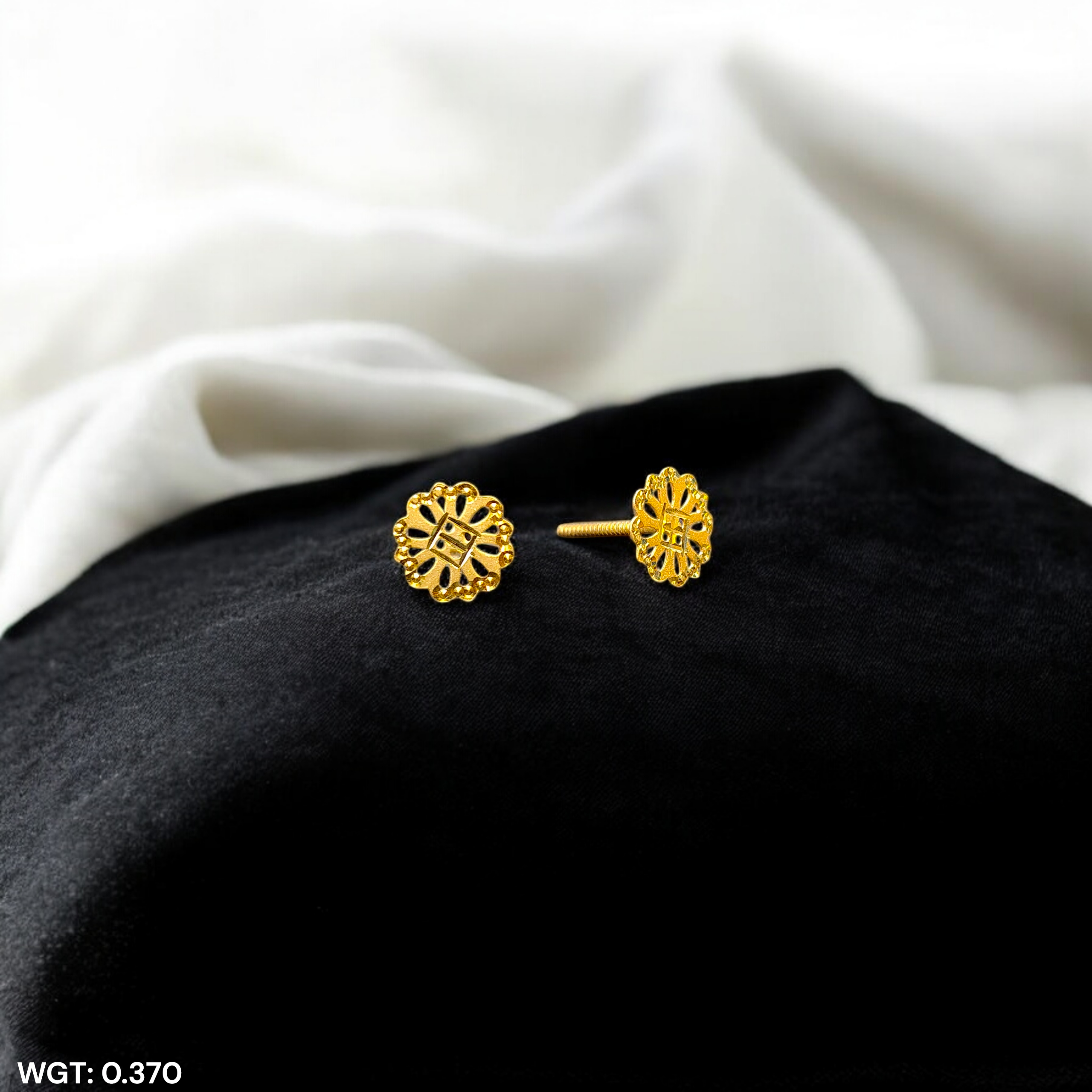 (GSE9) TRJ BABY TOPS WGT: 0.370 GM APPROX BIS CERTIFIED HUID HALLMARK 9KT GOLD STUD EARRINGS FOR WOMEN 1 PAIR FOR REGULAR USE.