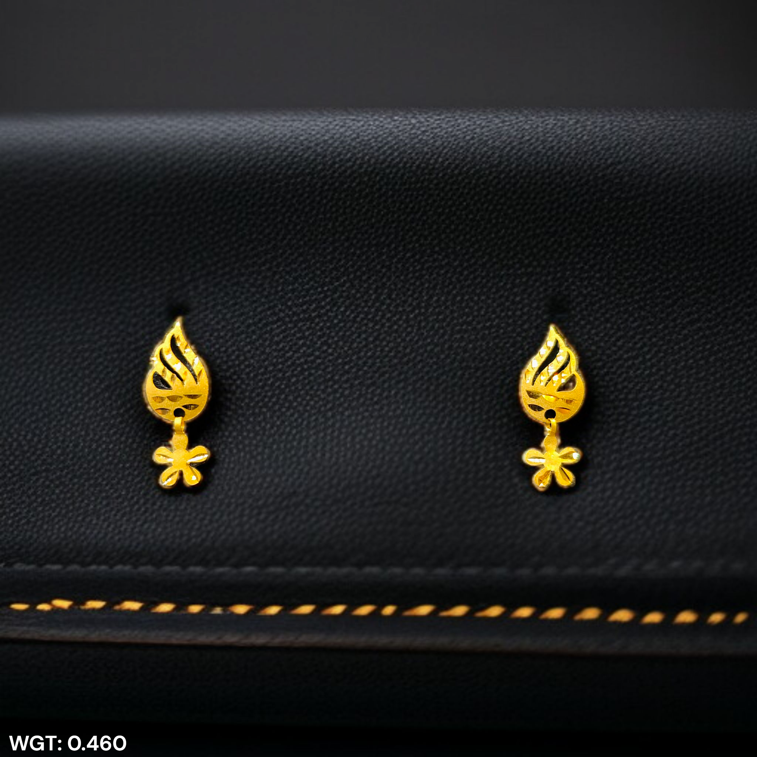 (GSE22) BIS CERTIFIED WGT: 0.460 GM APPROX HUID HALLMARK 916 22KT GOLD TOPS 1 PAIR FOR WOMEN.