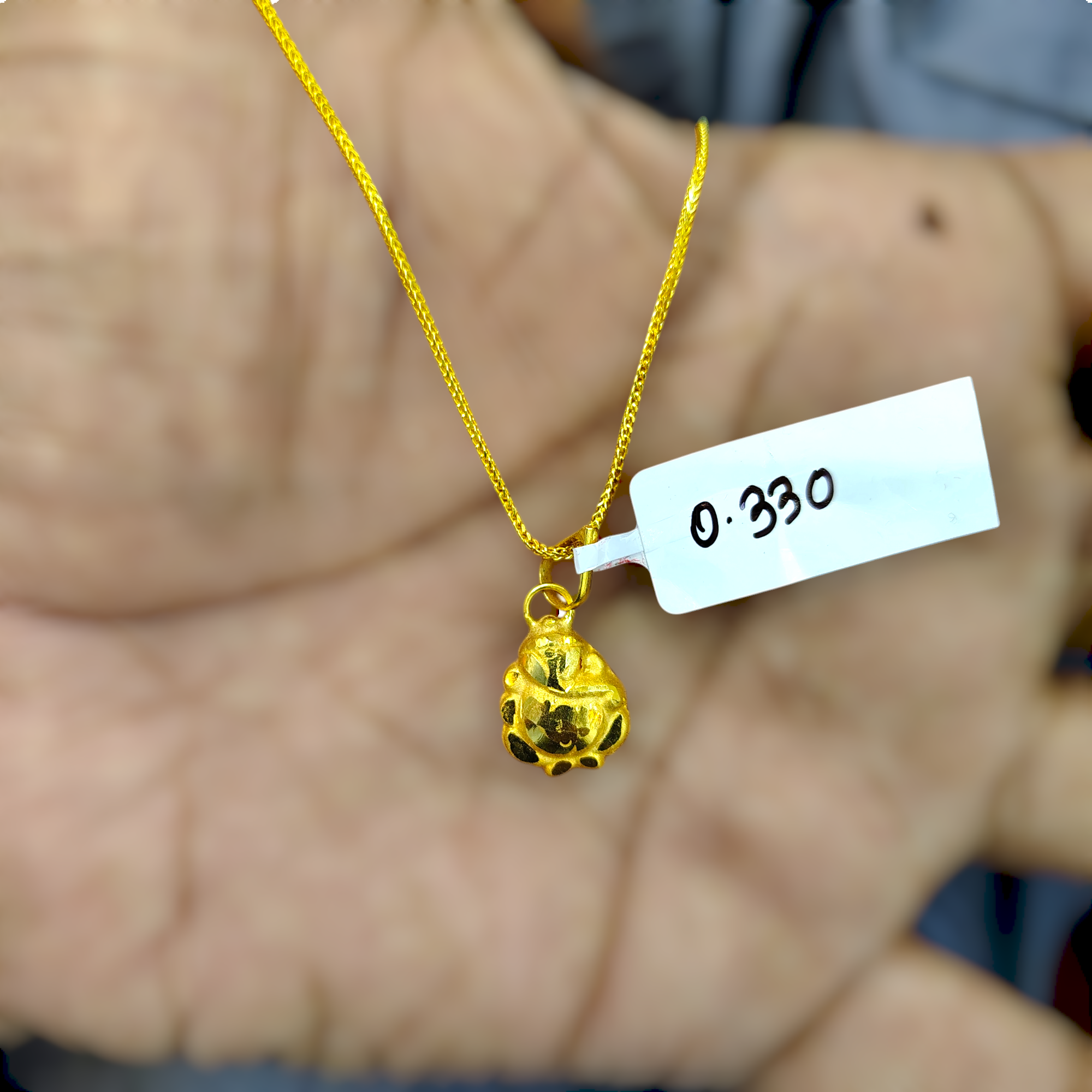 (GLKD) TRJ WGT: 0.330 GM APPROX KDM GOLD LOCKET 1 PIECE (50 TONCH) WITH ADJUSTABLE TASSEL.