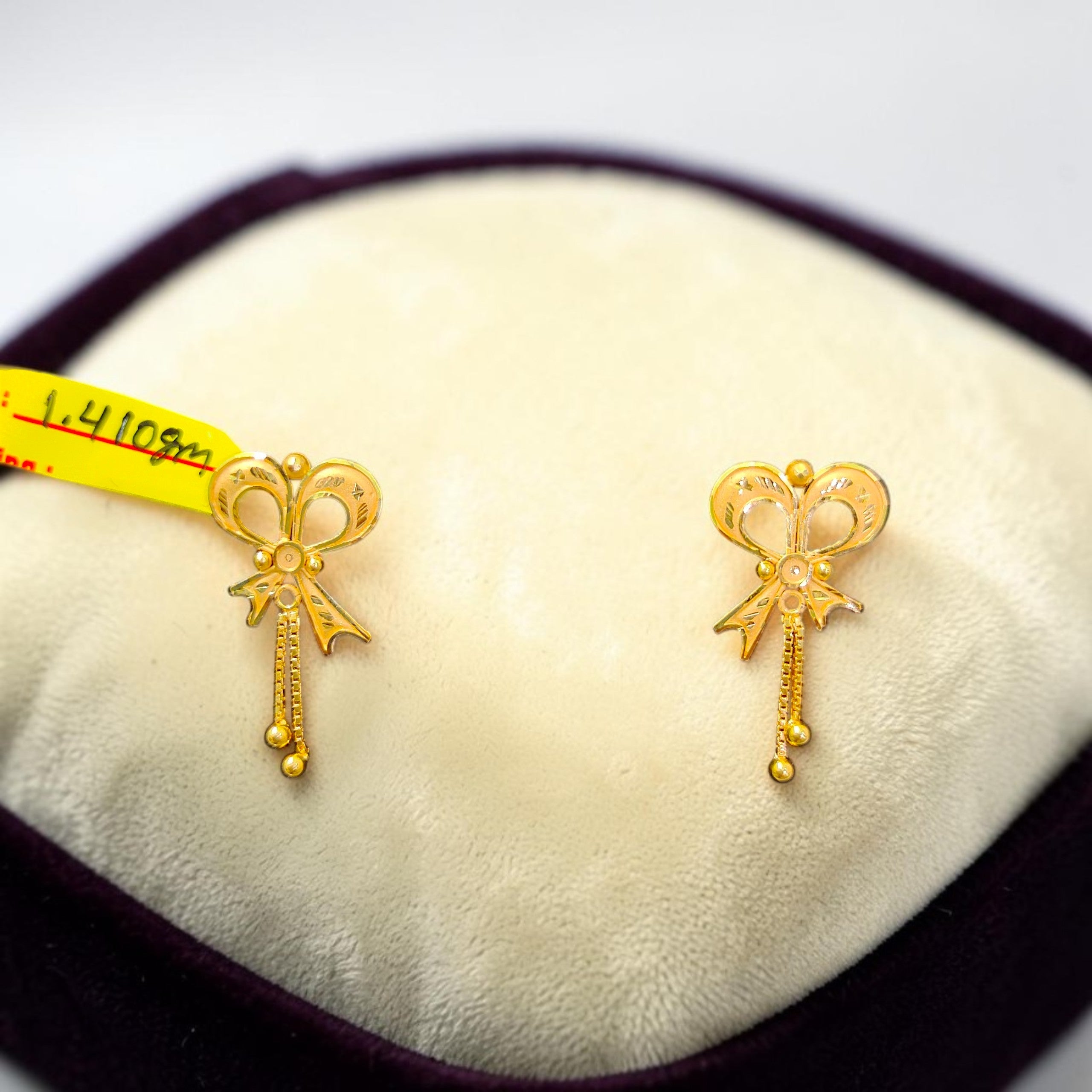 GOLD TOPS- BIS CERTIFIED WGT: 1.410 GM APPROX HUID HALLMARK 916 22KT GOLD TOPS 1 PAIR FOR WOMEN.