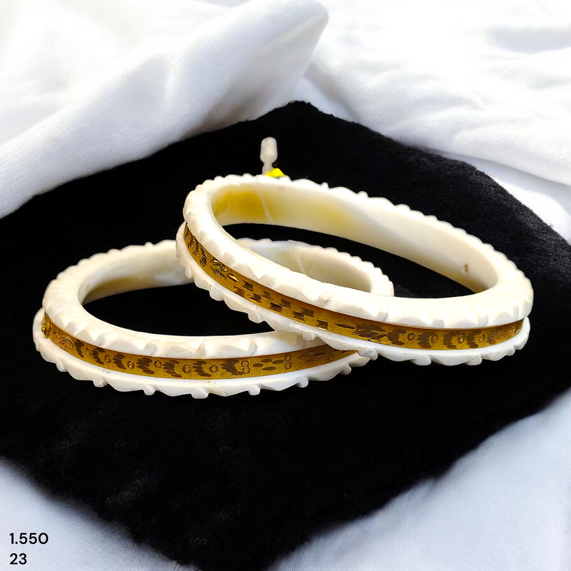 GSB22K- (SIZE: 23) WGT: 1.550 GM APPROX HUID HALLMARK 22KT GOLD SAKHA BADHANO BANGLES 1 PAIR DESIGN FOR REGULAR USE.
