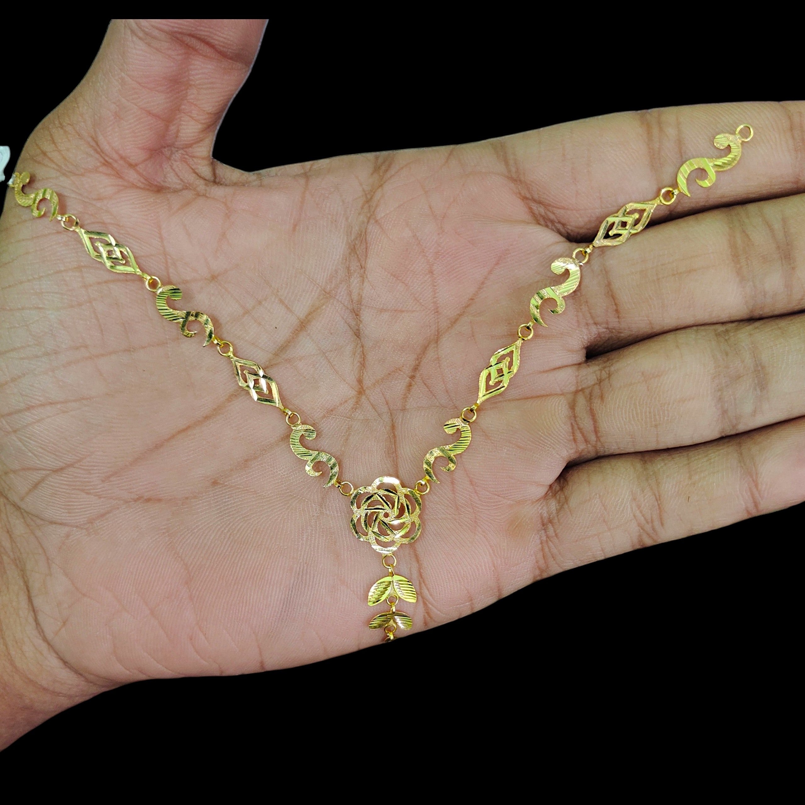 GOLD NECKLACE -(WGT: 2.100 GM APPROX) BIS CERTIFIED HUID HALLMARK 375 9KT GOLD NECKLACE 1 PIECE FOR WOMEN.