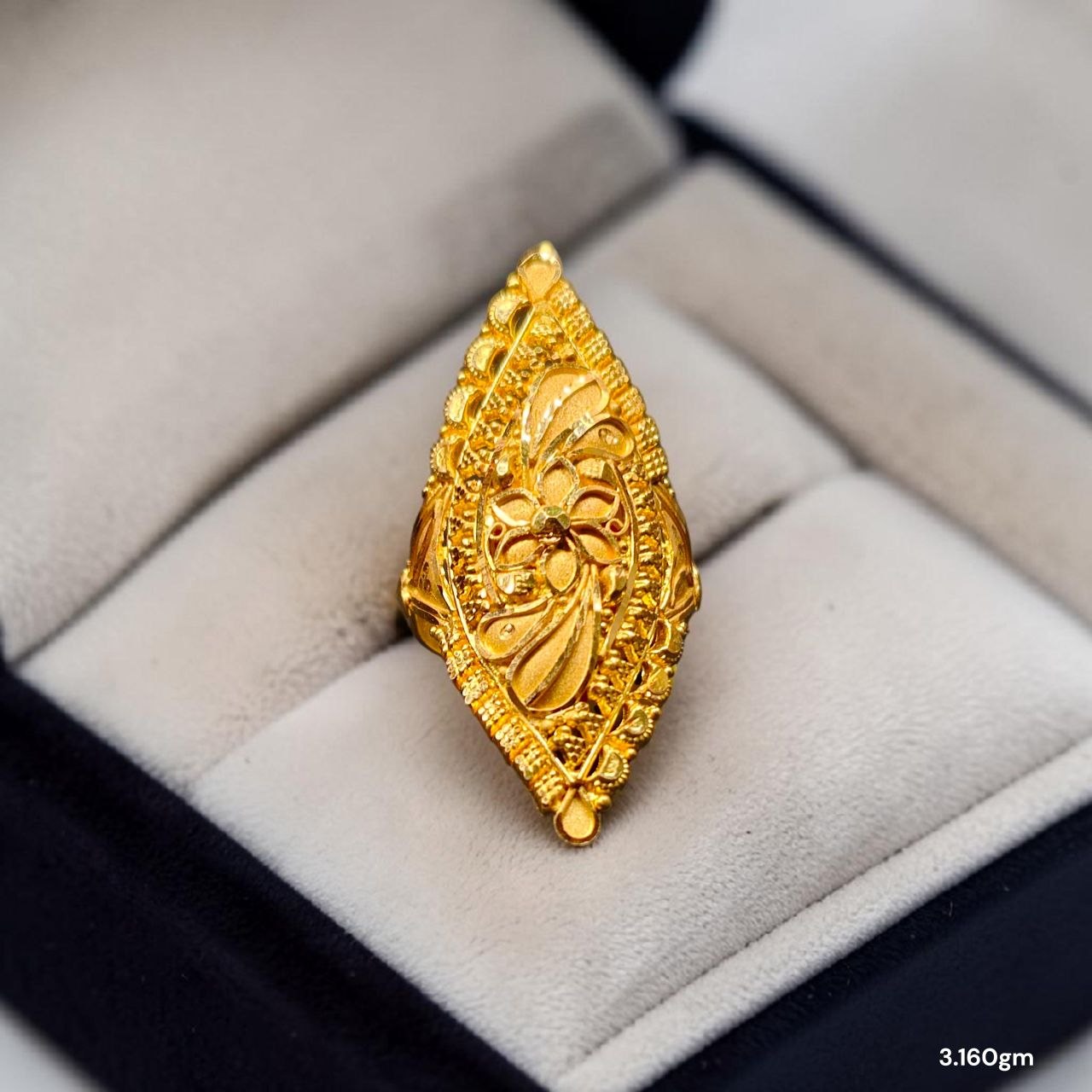 LADIES RING- (SIZE: 11 ) WGT: 3.160 GM APPROX BIS CERTIFIED HUID HALLMARK 916 22KT GOLD RING FOR WOMEN 1 PIECE.