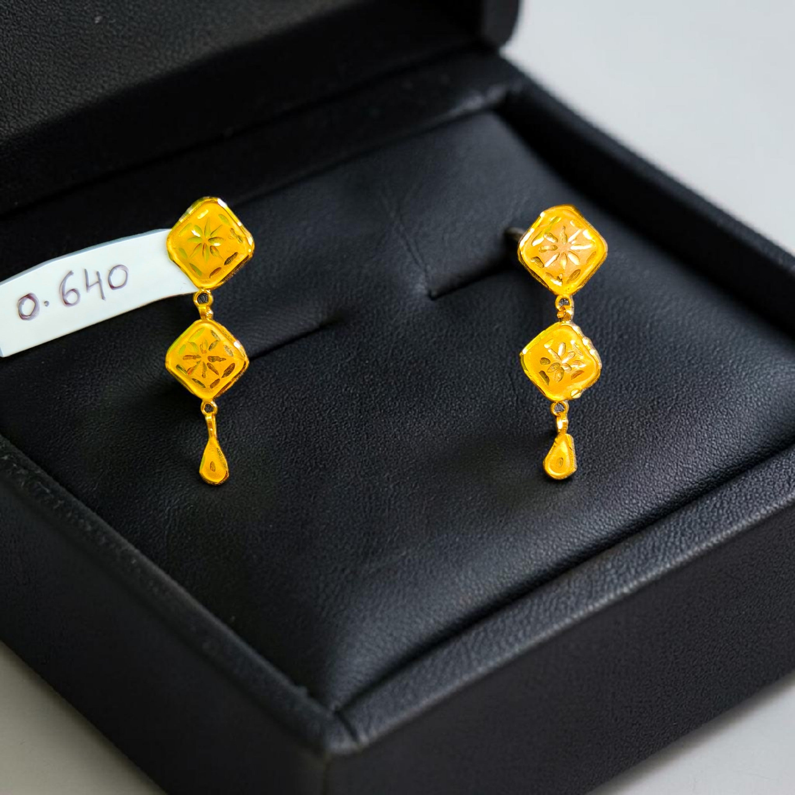 GOLD EARRINGS- WGT: 0.640 GM APPROX BIS CERTIFIED HUID HALLMARK 9KT GOLD EARRINGS 1 PAIR FOR WOMEN (BEST FOR GIFT IN MARRIAGE).